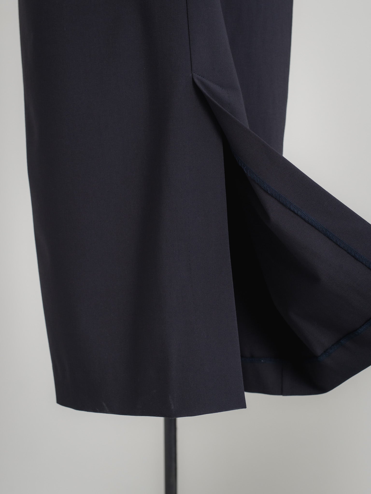 【PRE ORDER】TONE DRESS - NAVY