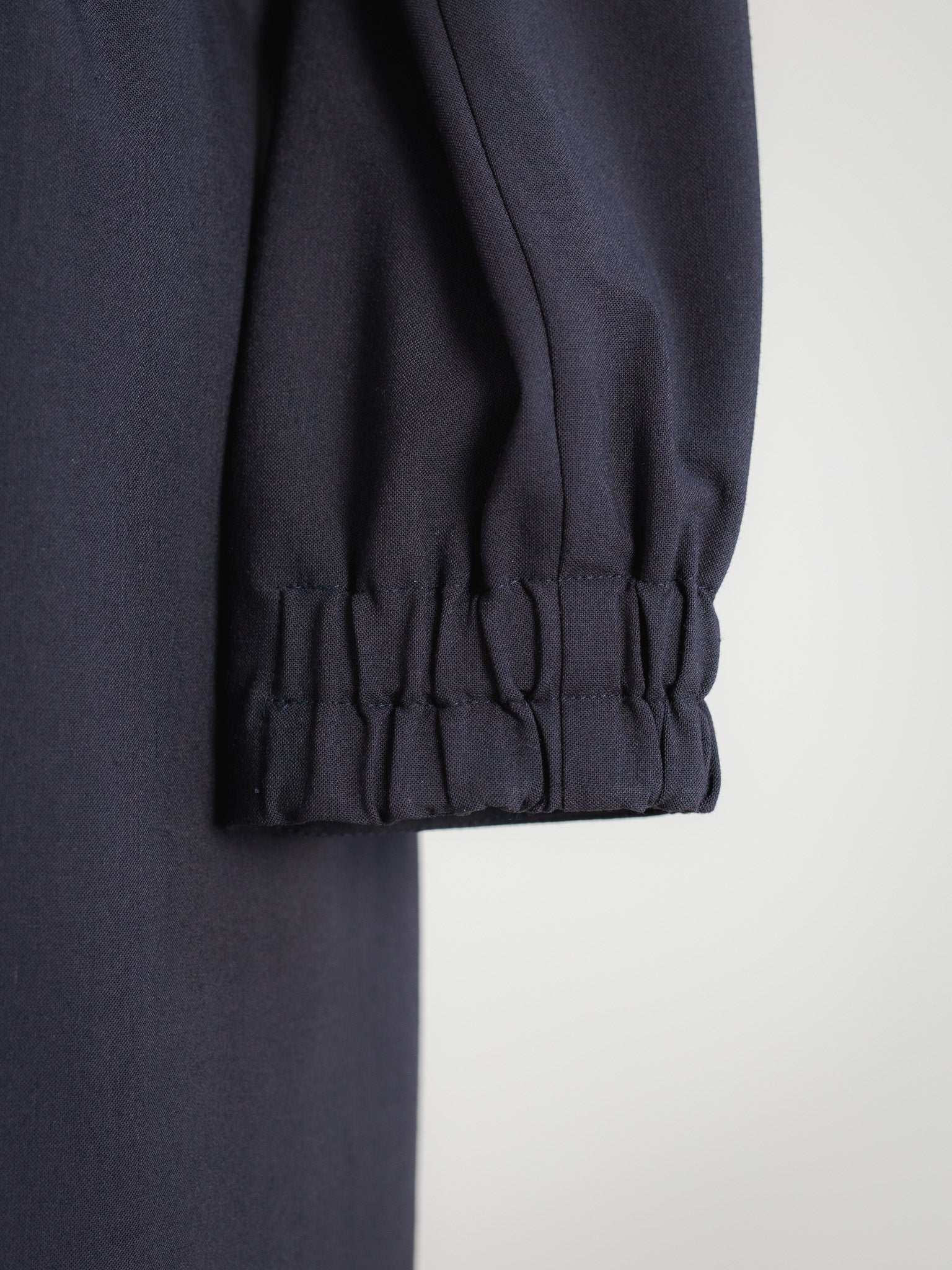 PRE ORDER】TONE DRESS - NAVY – FREY.online