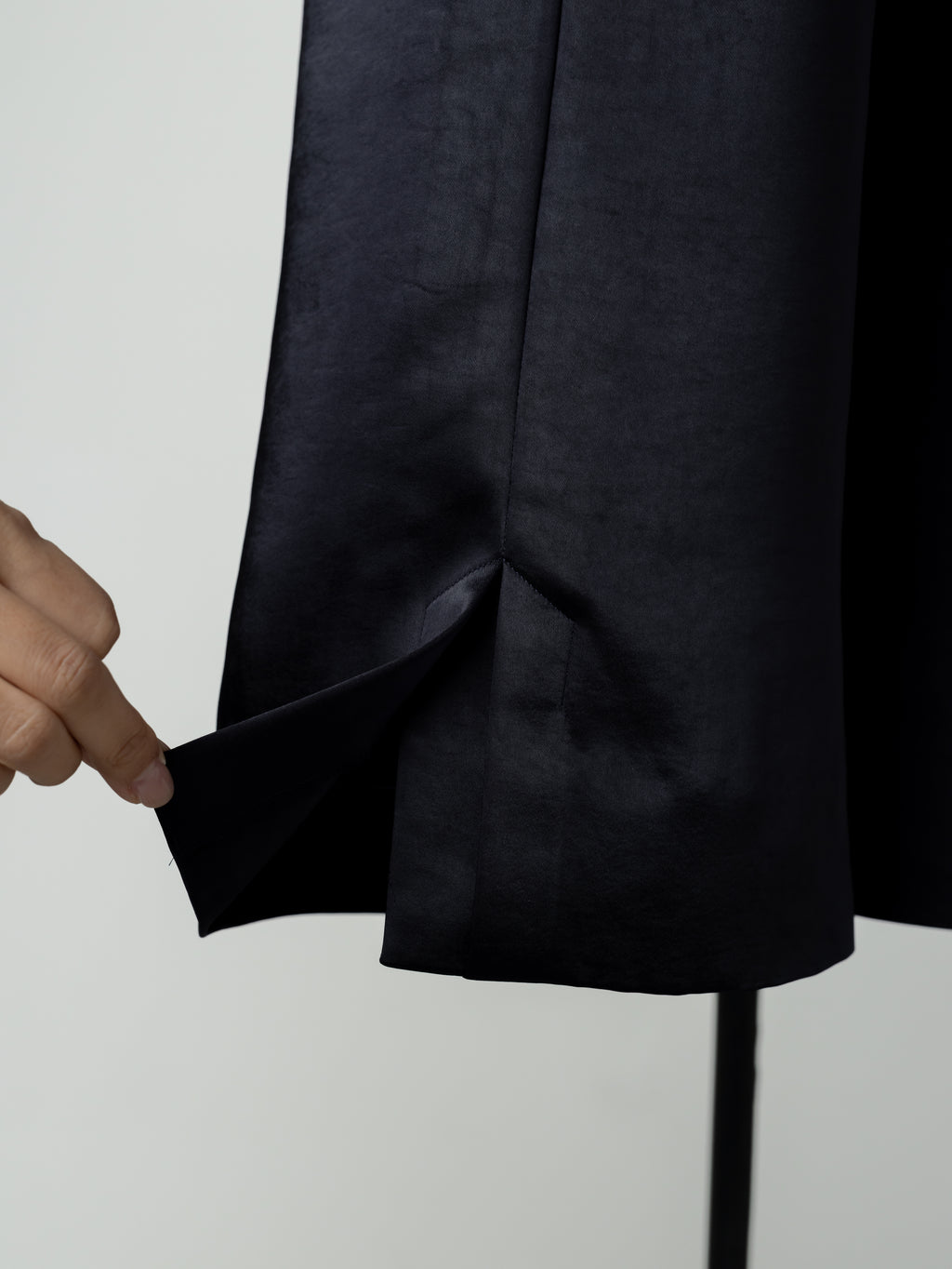 【PRE ORDER】EASY SATIN PANTS