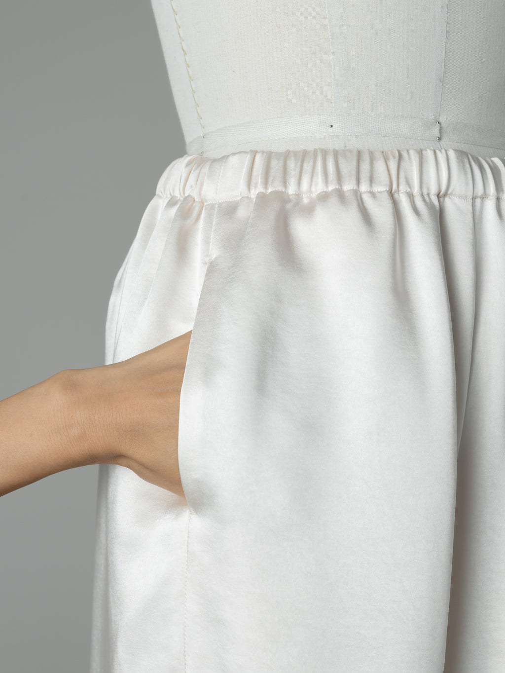 【PRE ORDER】EASY SATIN PANTS