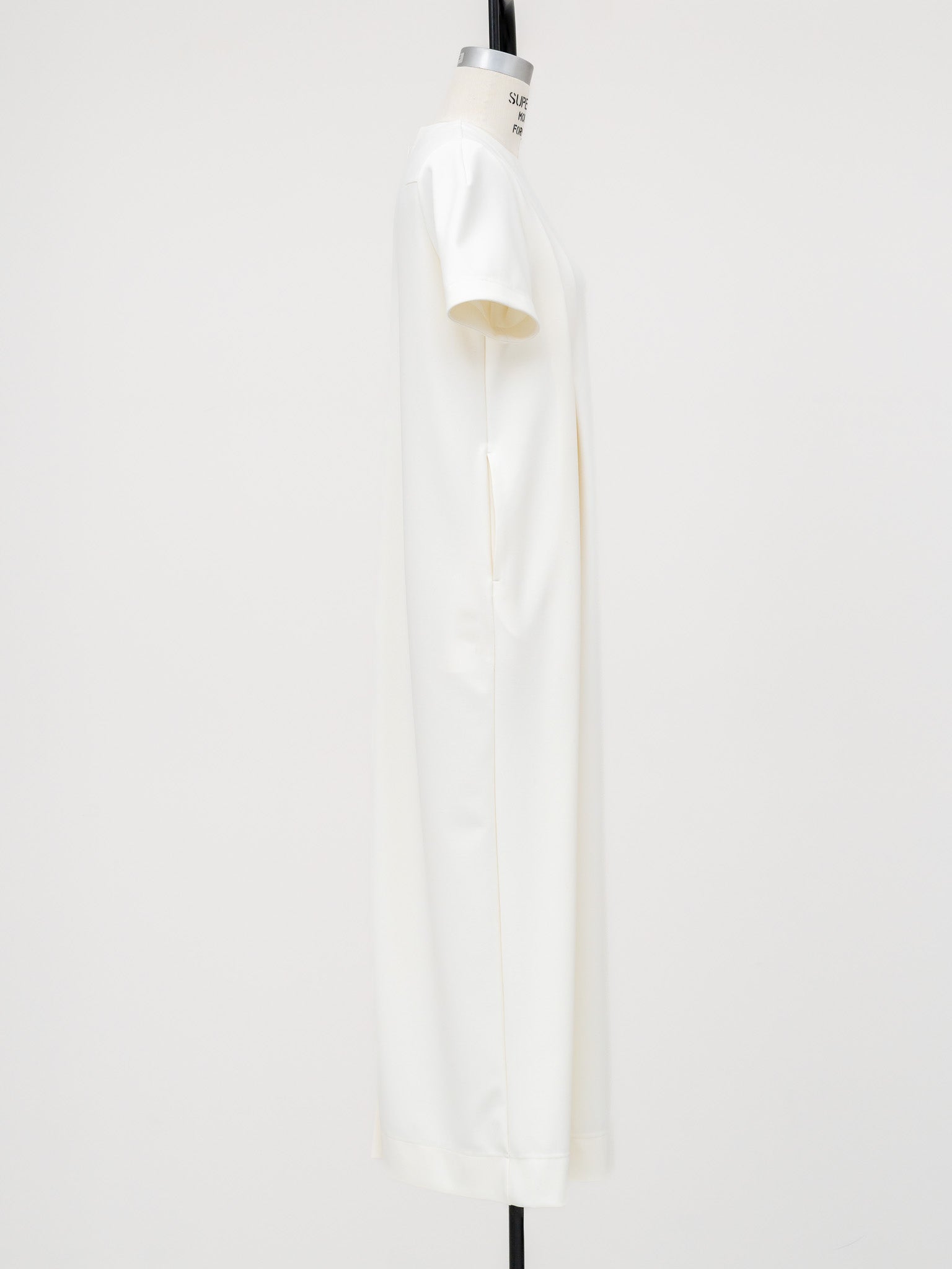 SILKY TECH DRESS/White