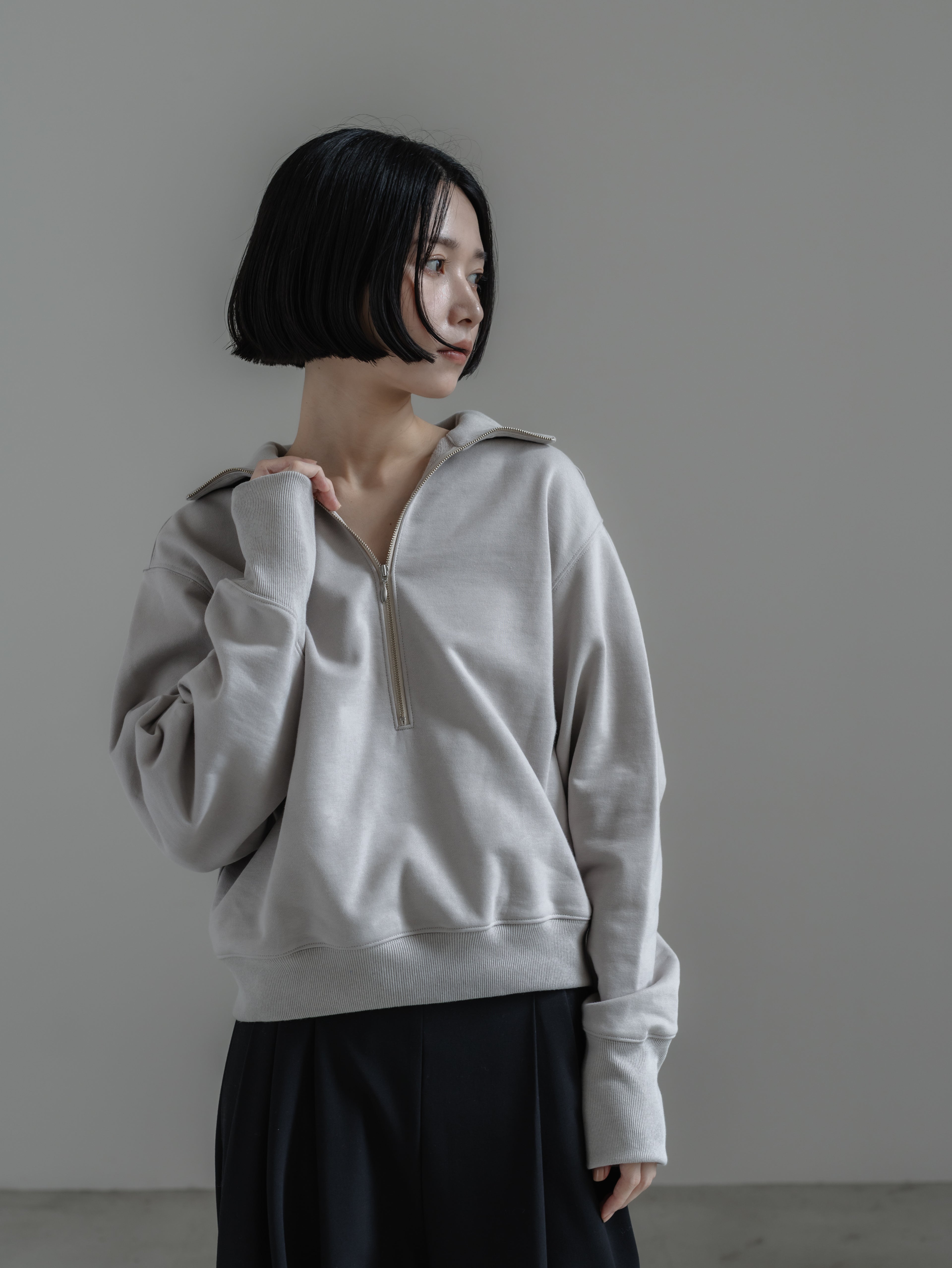 【PRE ORDER】HALF ZIP SWEAT