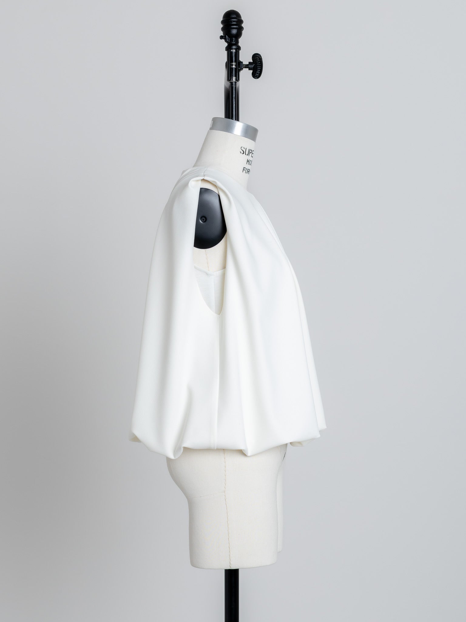 SILKY TECH TOP/White