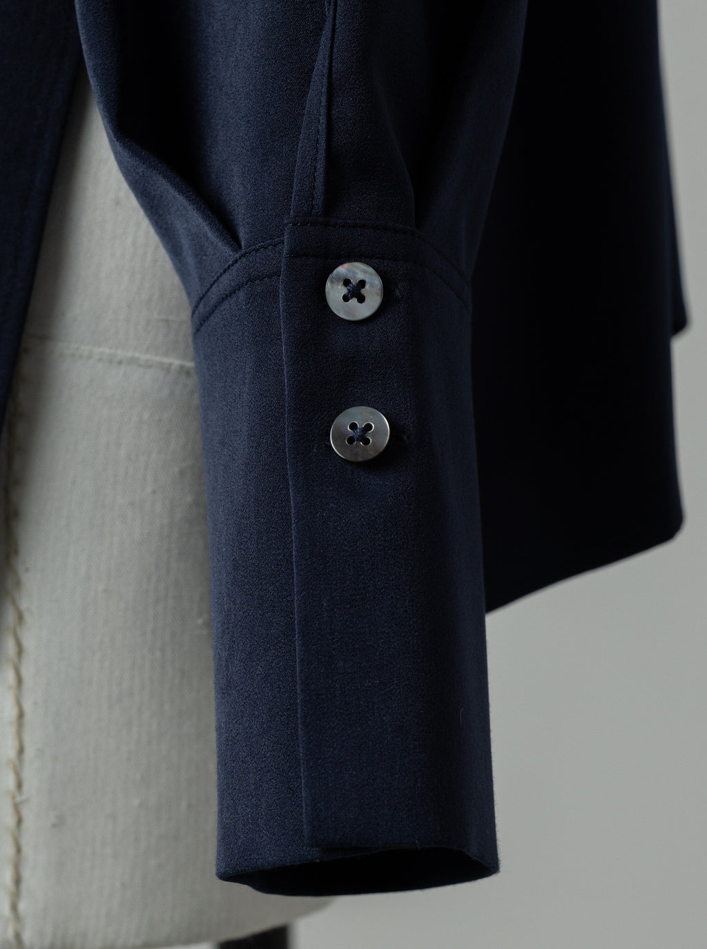 【HANKYU】CHAMELEON SUEDE TOUCH SHIRT