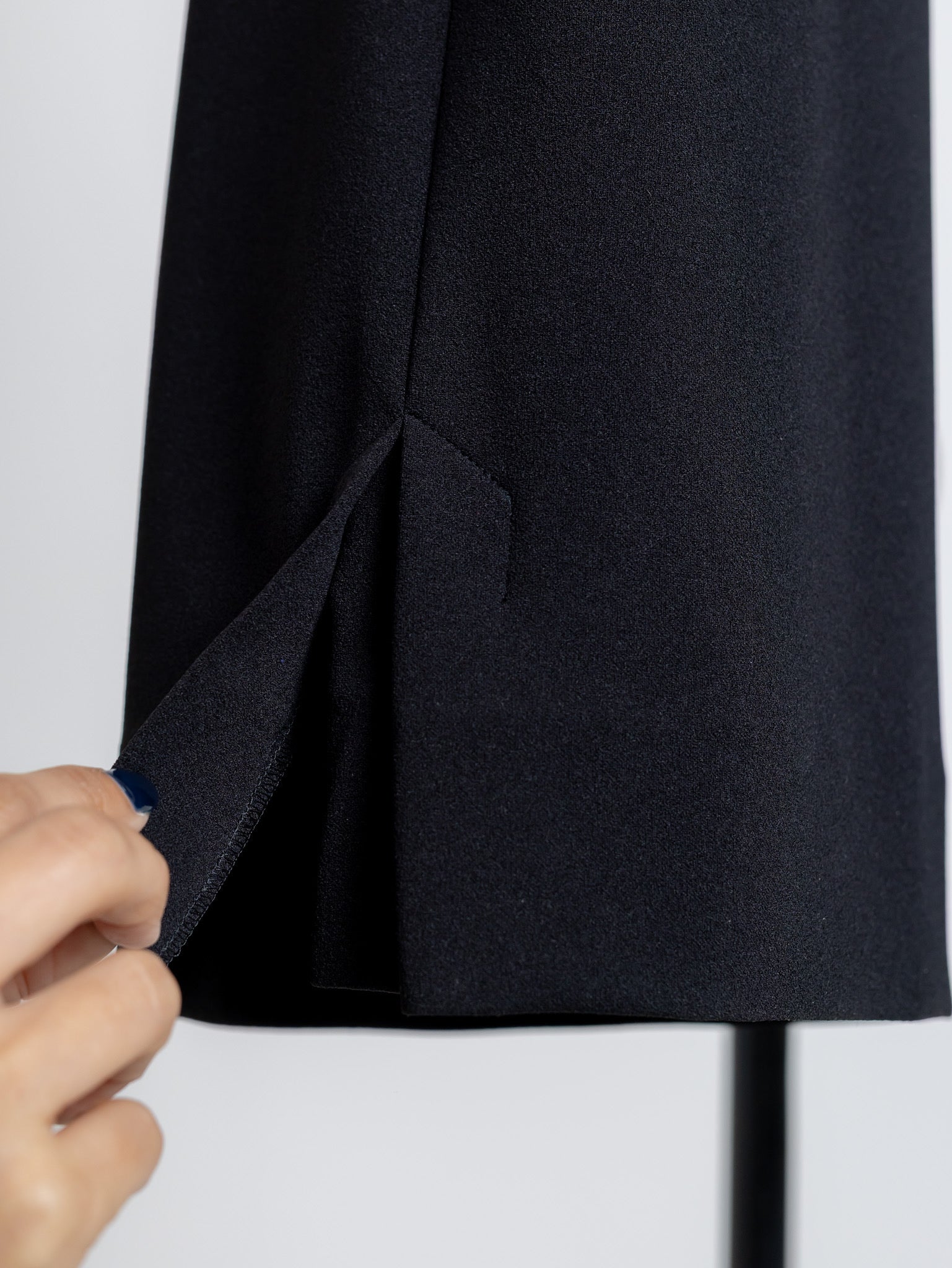 SILKY SLIT PANTS/Black