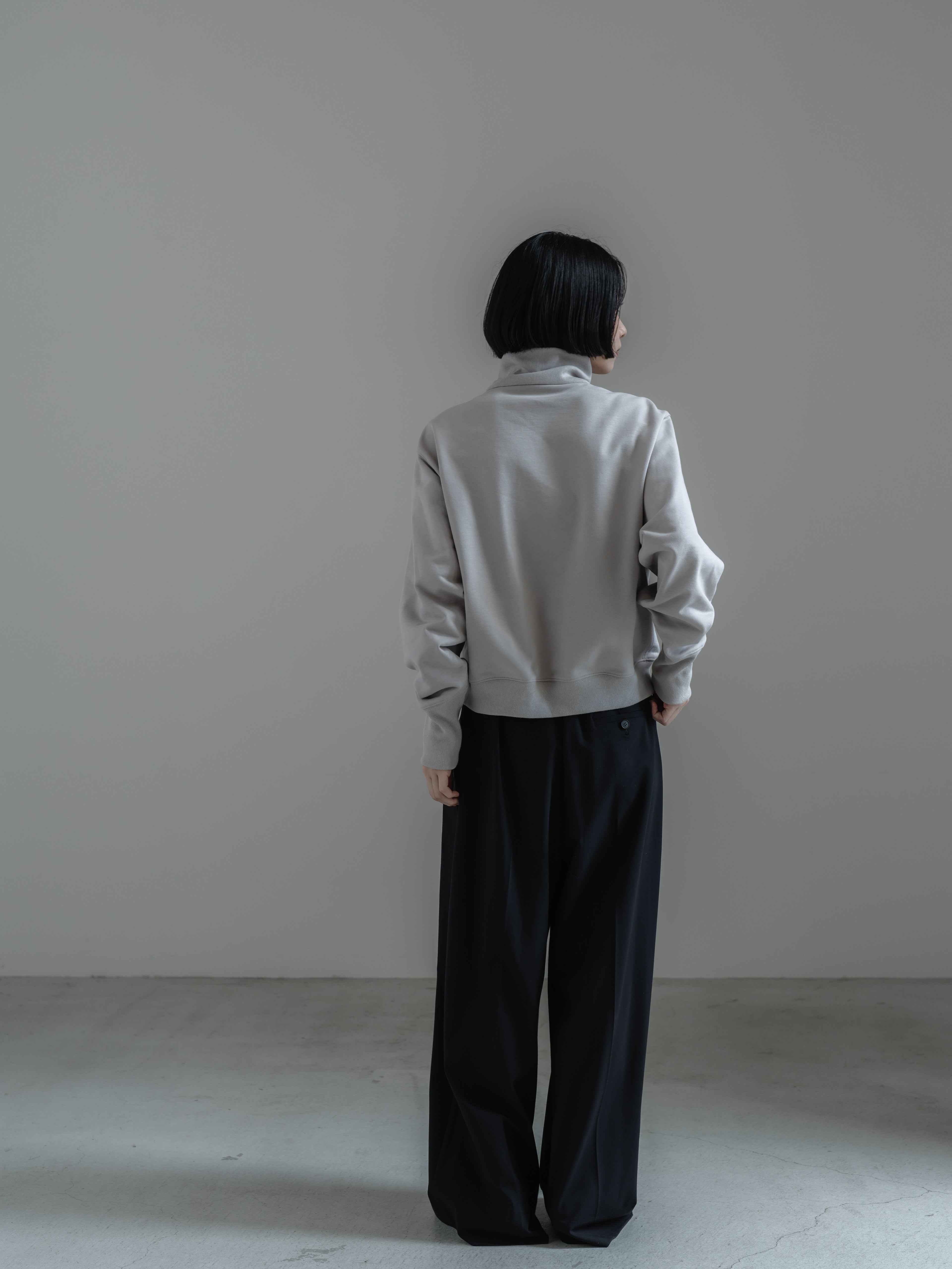 【PRE ORDER】HALF ZIP SWEAT