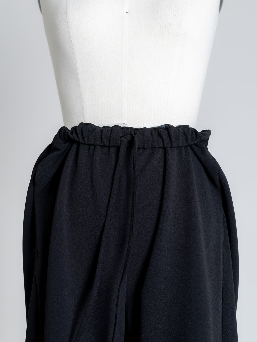 SILKY SLIT PANTS/Black