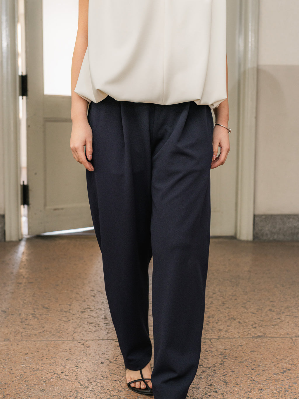 SILKY FORM PANTS/Navy