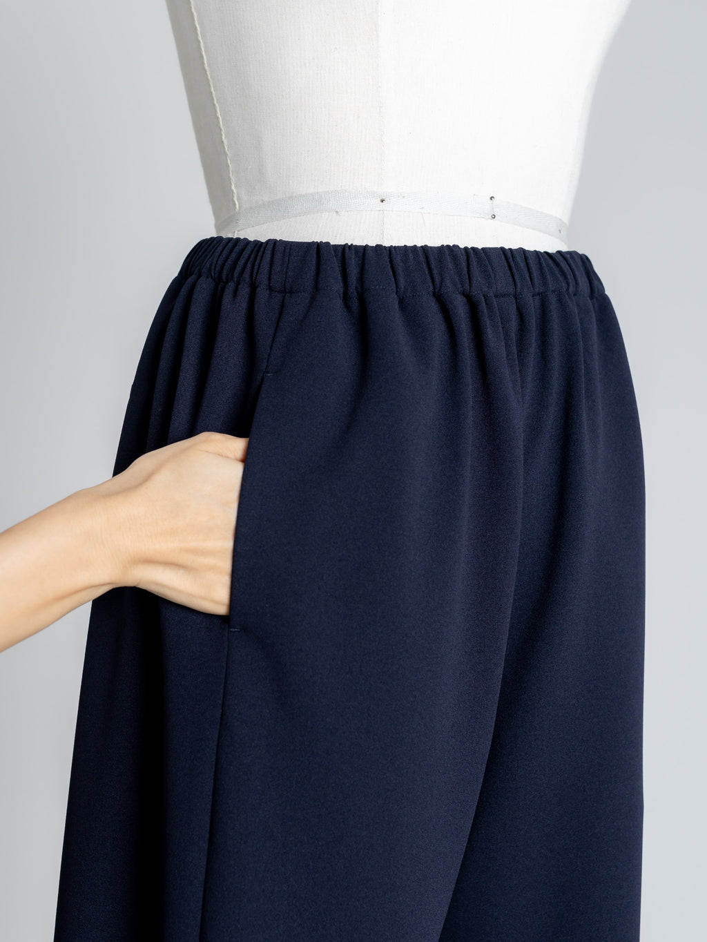 SILKY SLIT PANTS/Navy