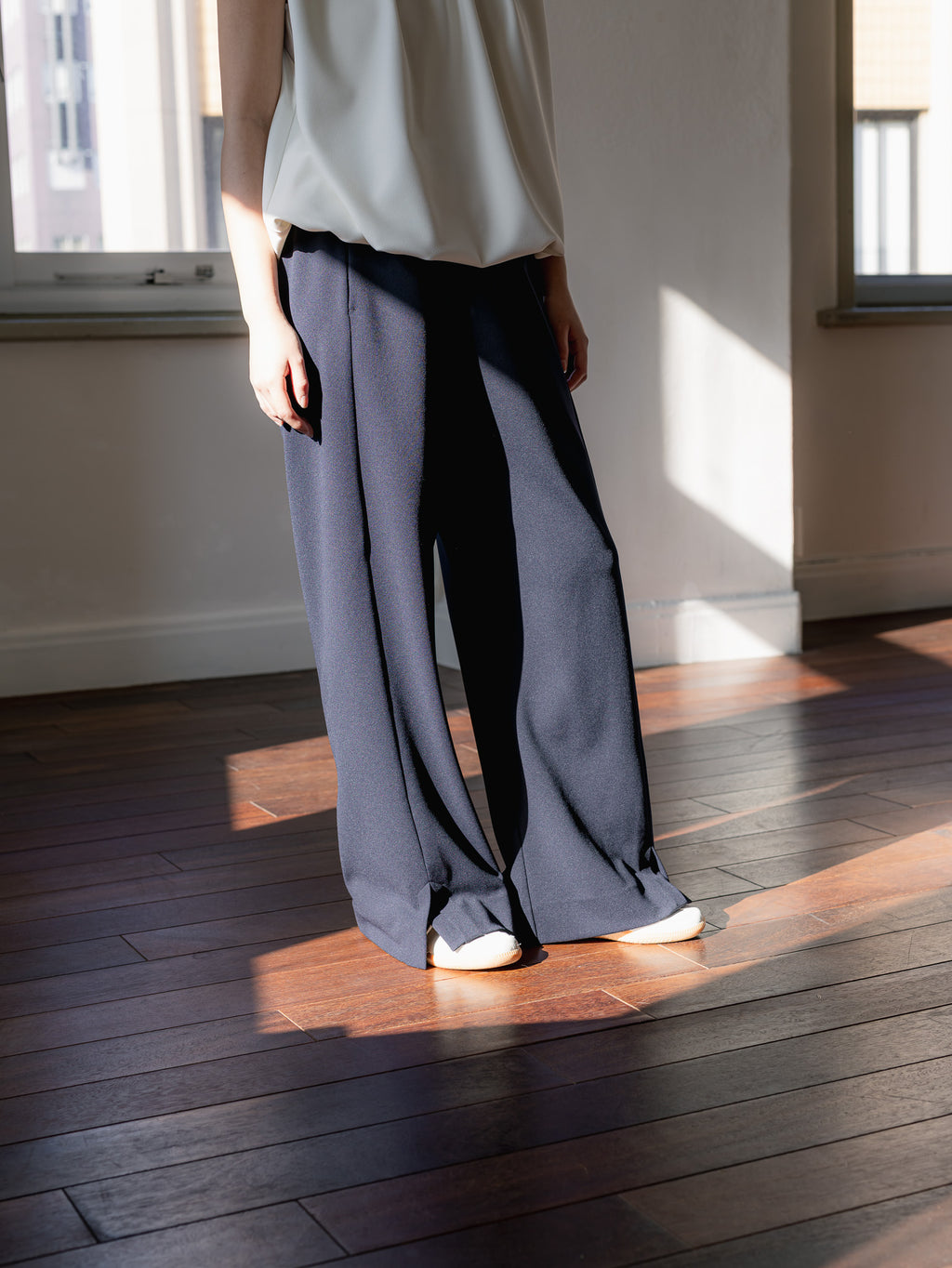 SILKY SLIT PANTS/Navy