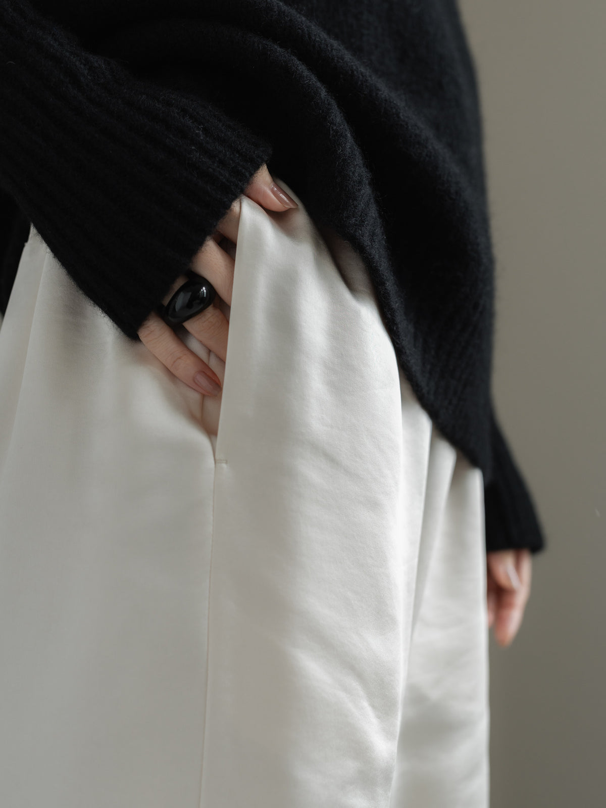 【PRE ORDER】EASY SATIN PANTS