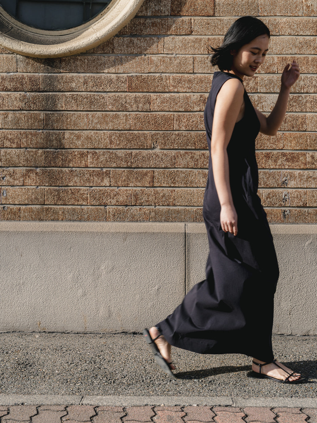 CUT OUT DRESS / black