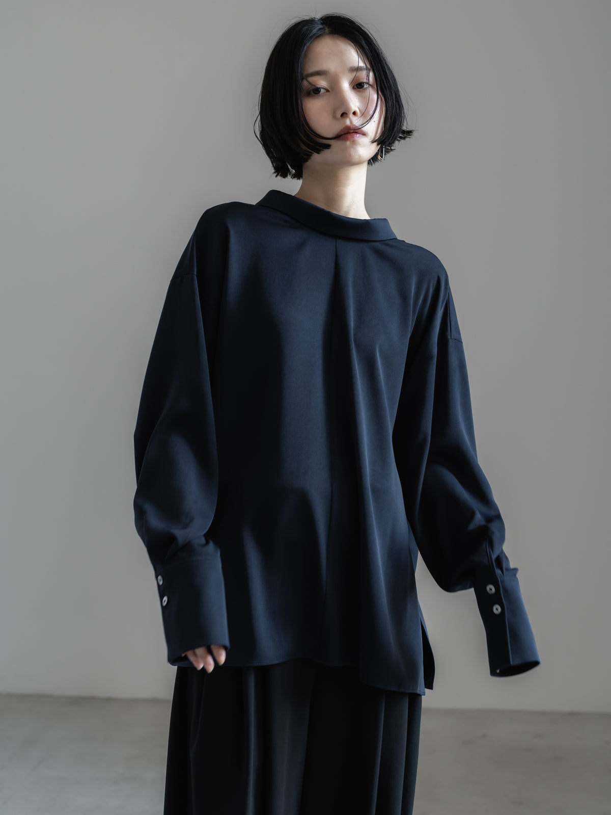 【HANKYU】CHAMELEON SUEDE TOUCH SHIRT