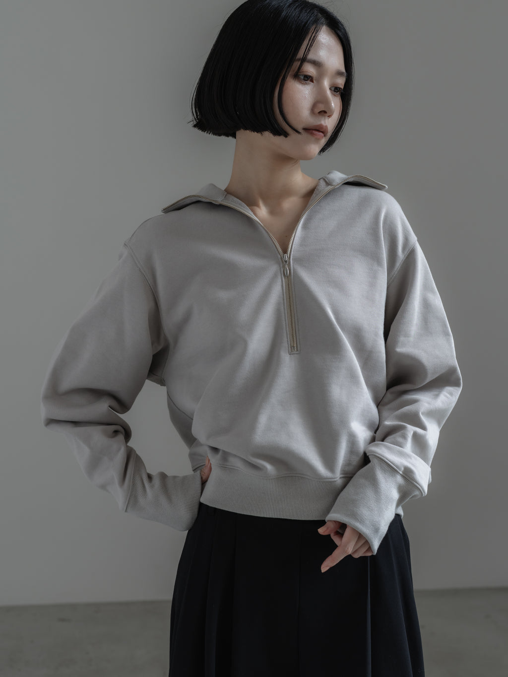 【PRE ORDER】HALF ZIP SWEAT