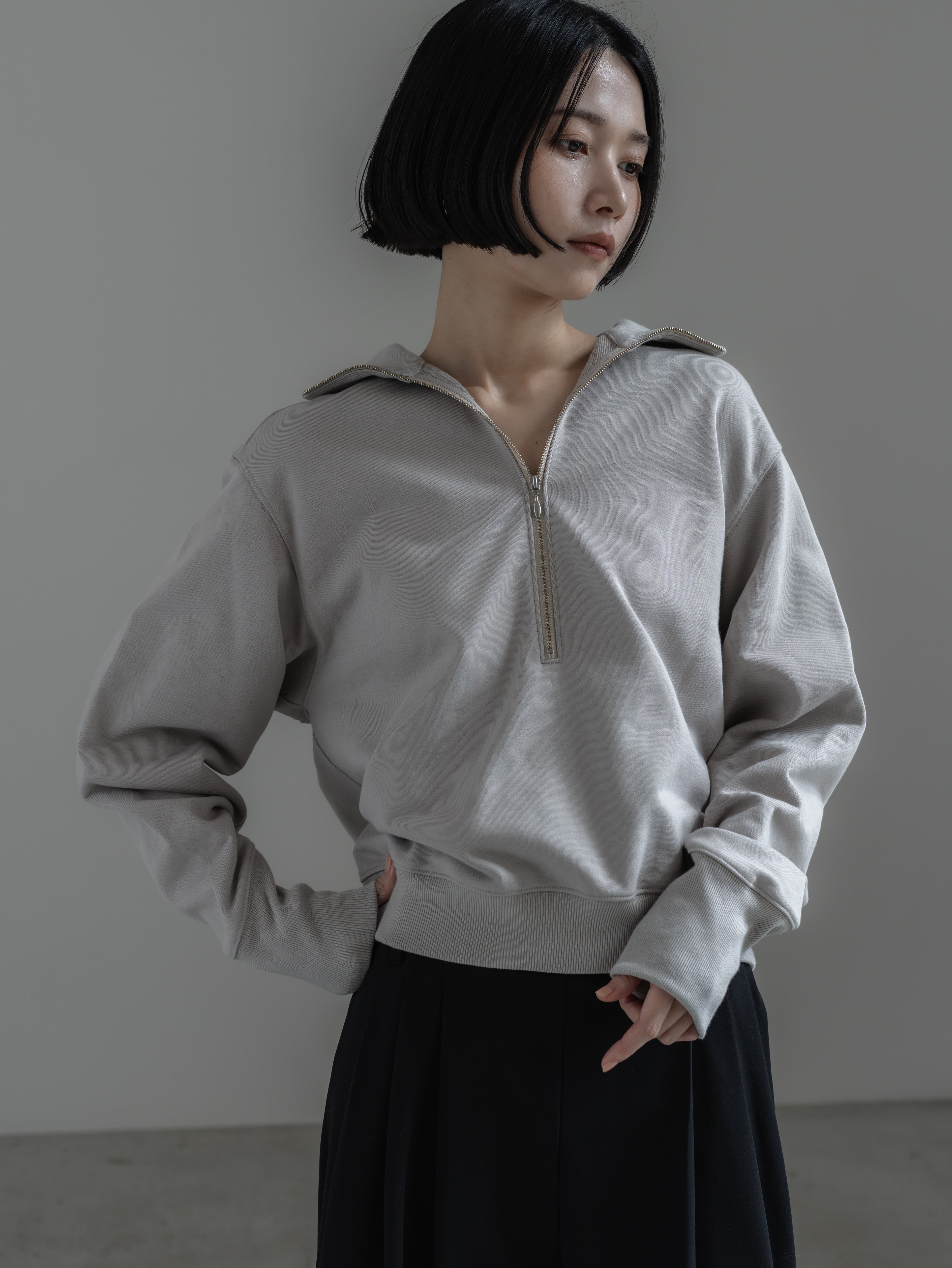 【PRE ORDER】HALF ZIP SWEAT