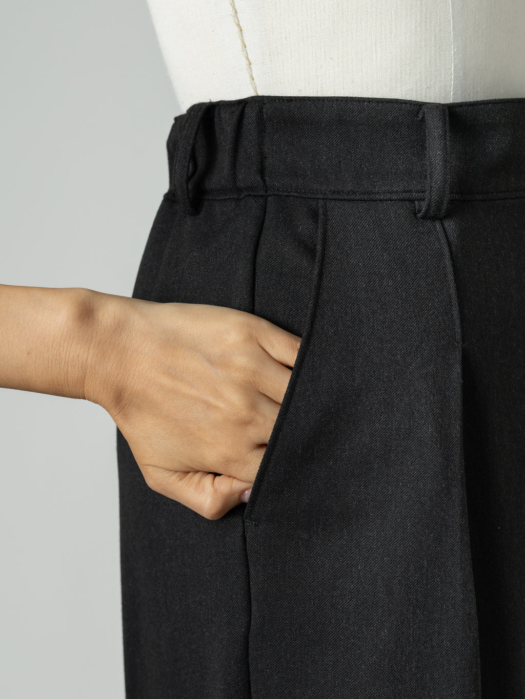 【HANKYU】RELAXED HALF PANTS