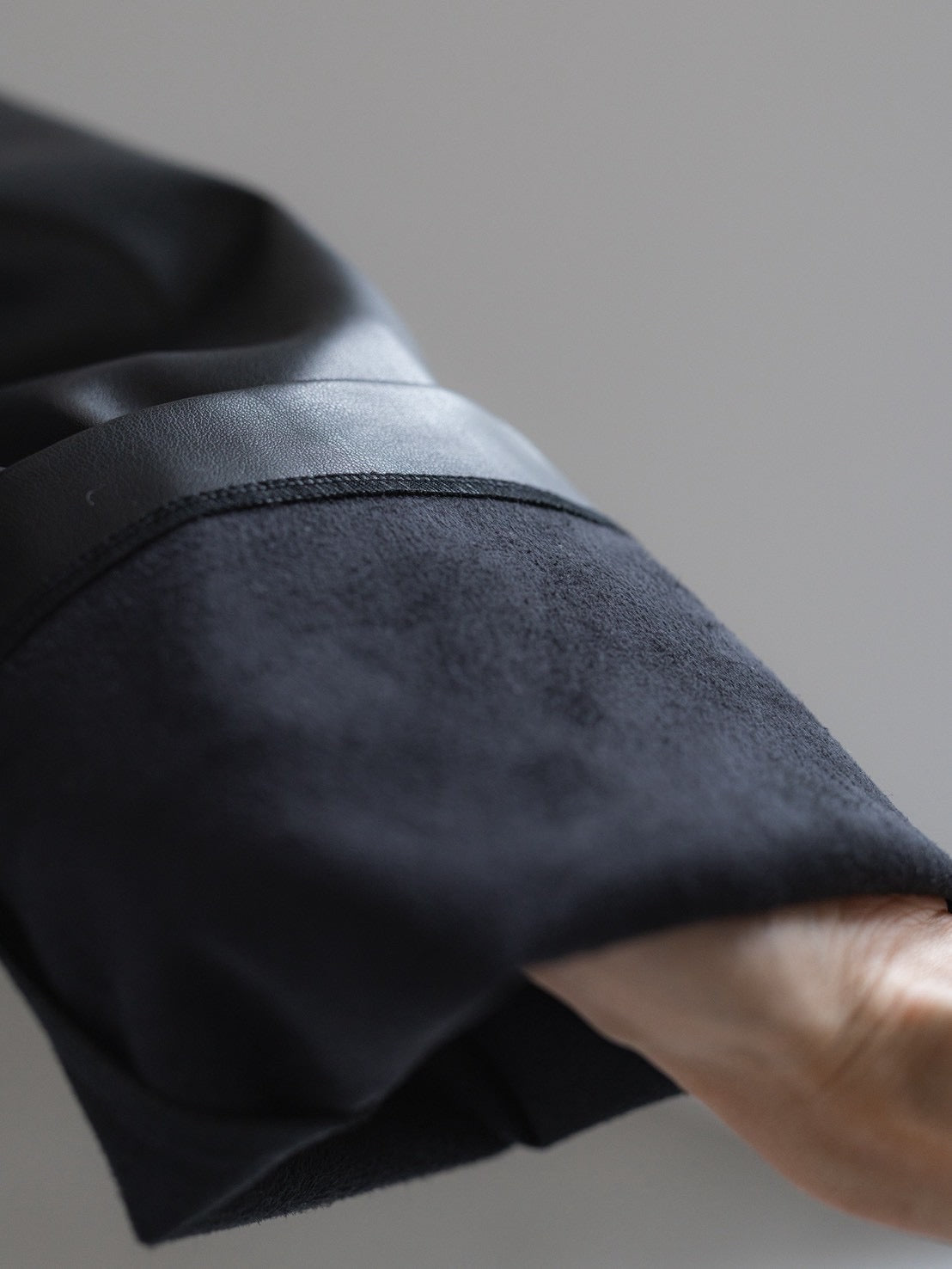 FORM PANTS/Leather black