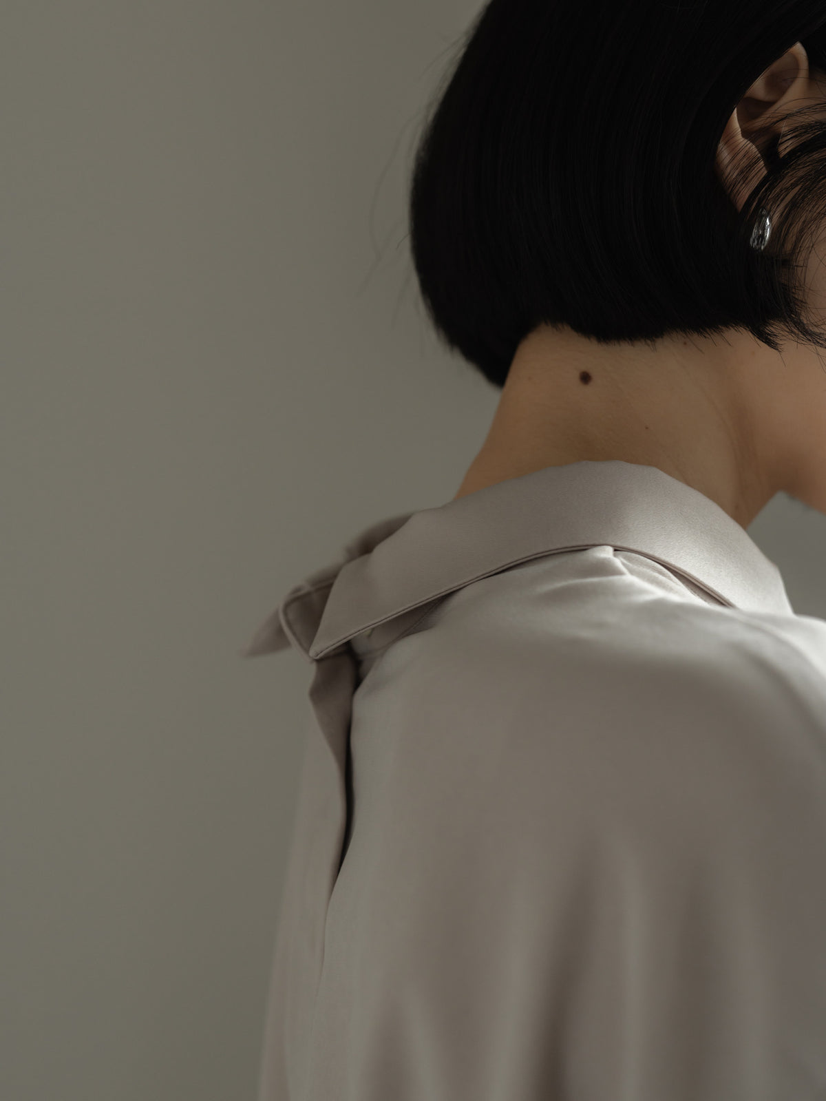 【HANKYU】CHAMELEON SUEDE TOUCH SHIRT