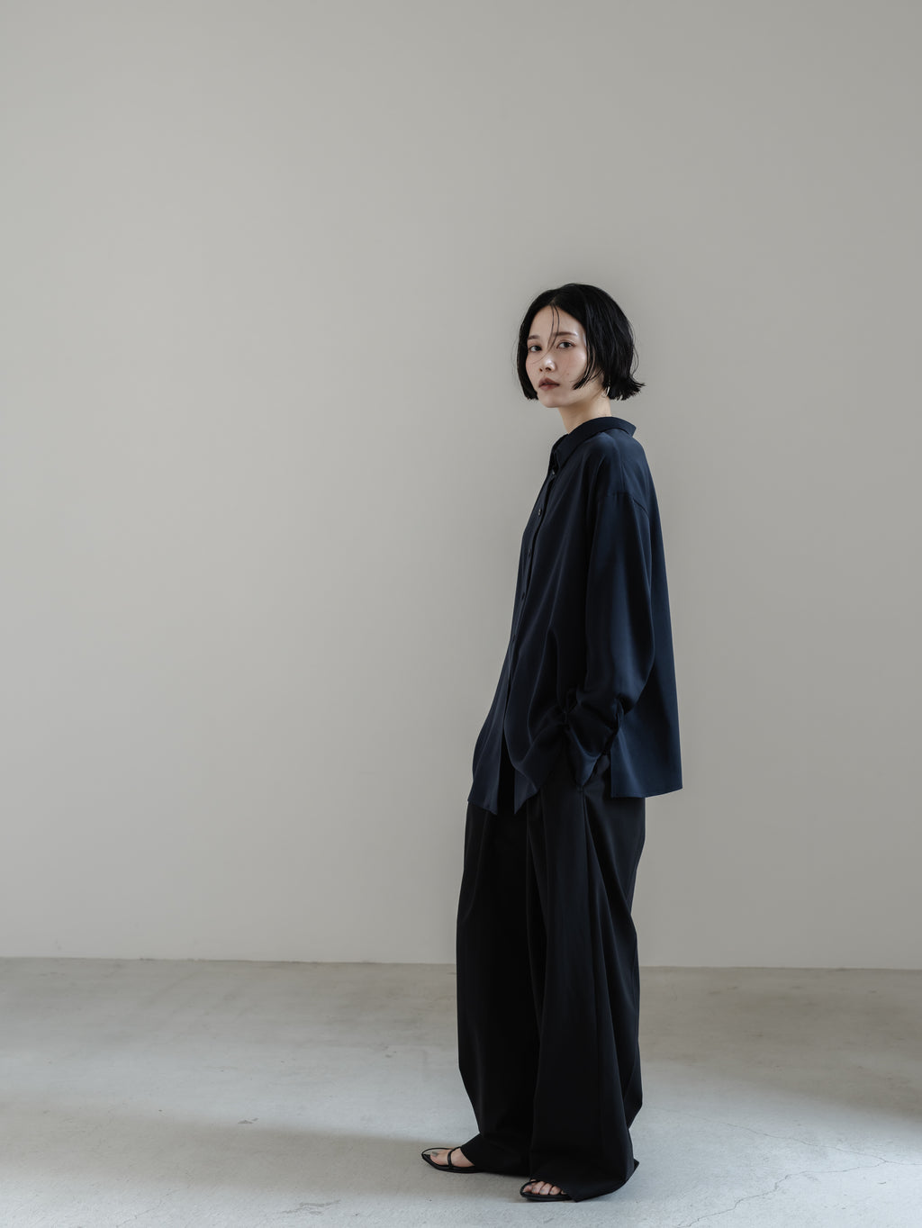 【HANKYU】CHAMELEON SUEDE TOUCH SHIRT