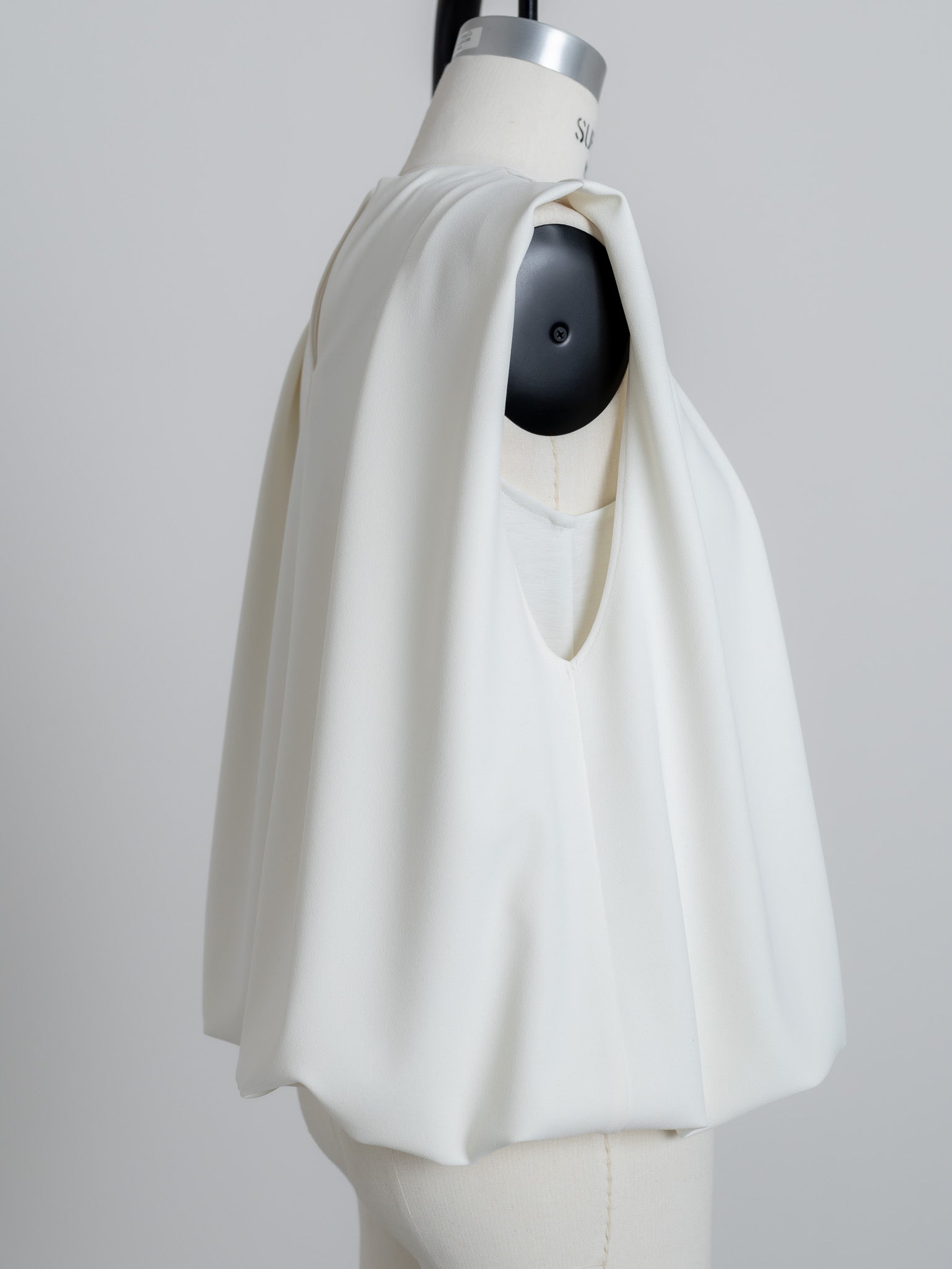 SILKY TECH TOP/White