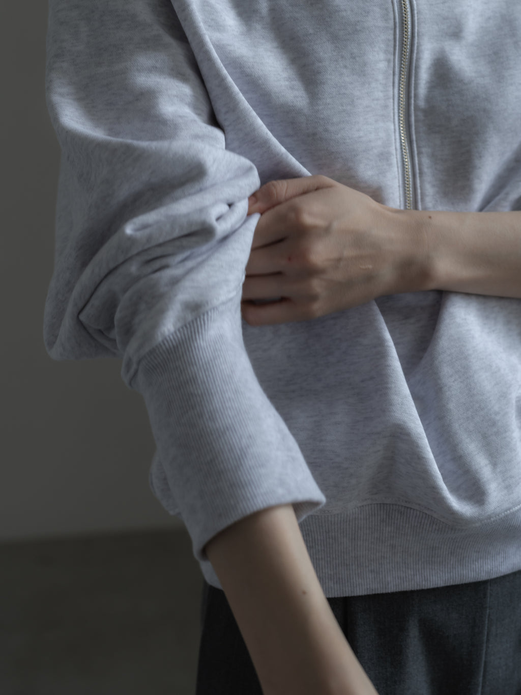 【PRE ORDER】HALF ZIP SWEAT