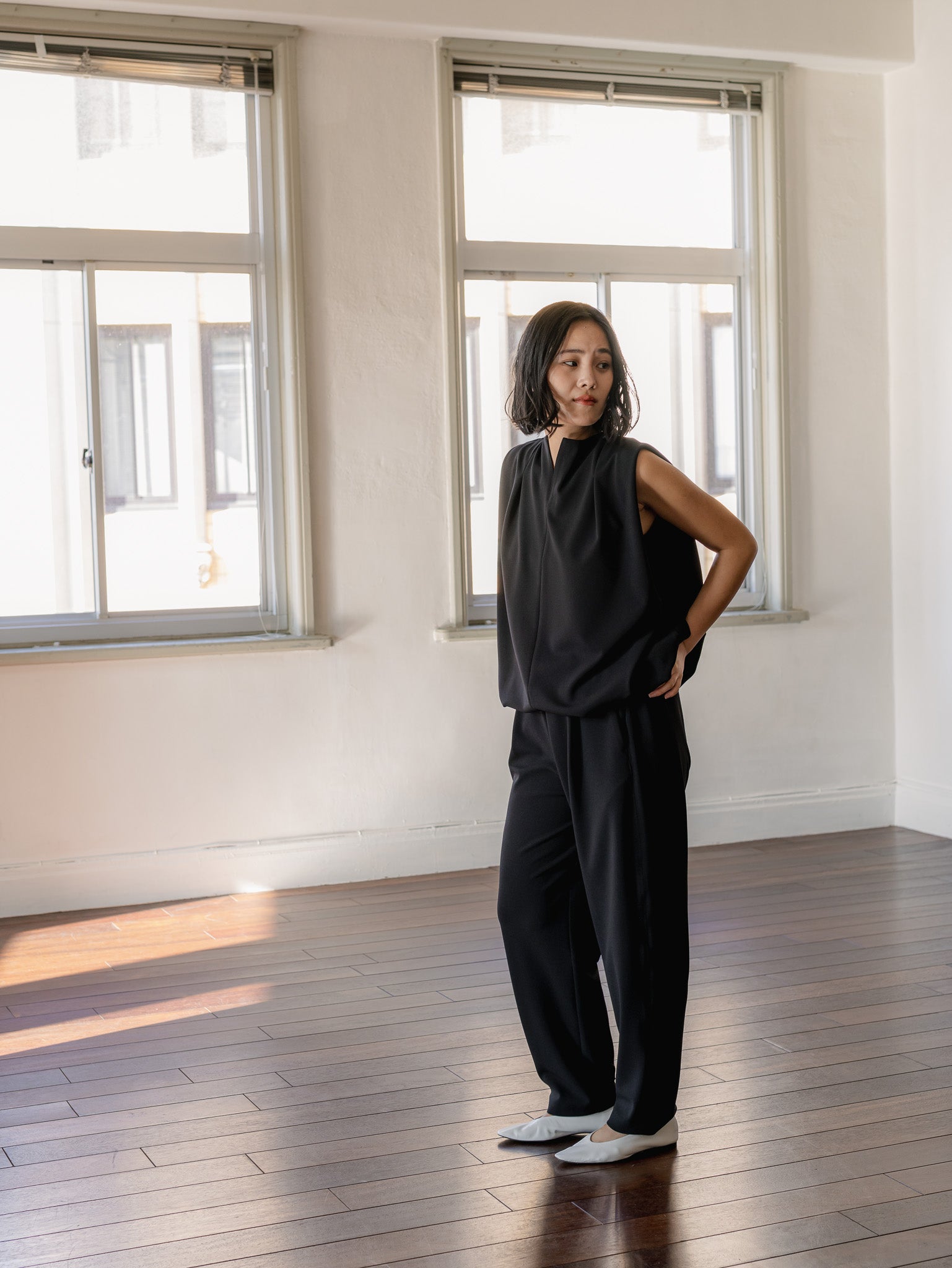 SILKY FORM PANTS/Black