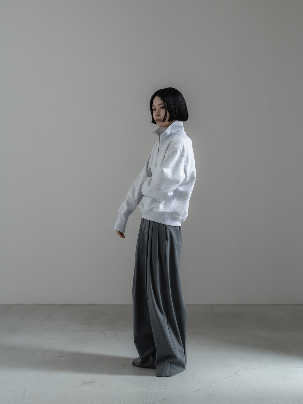 【PRE ORDER】HALF ZIP SWEAT