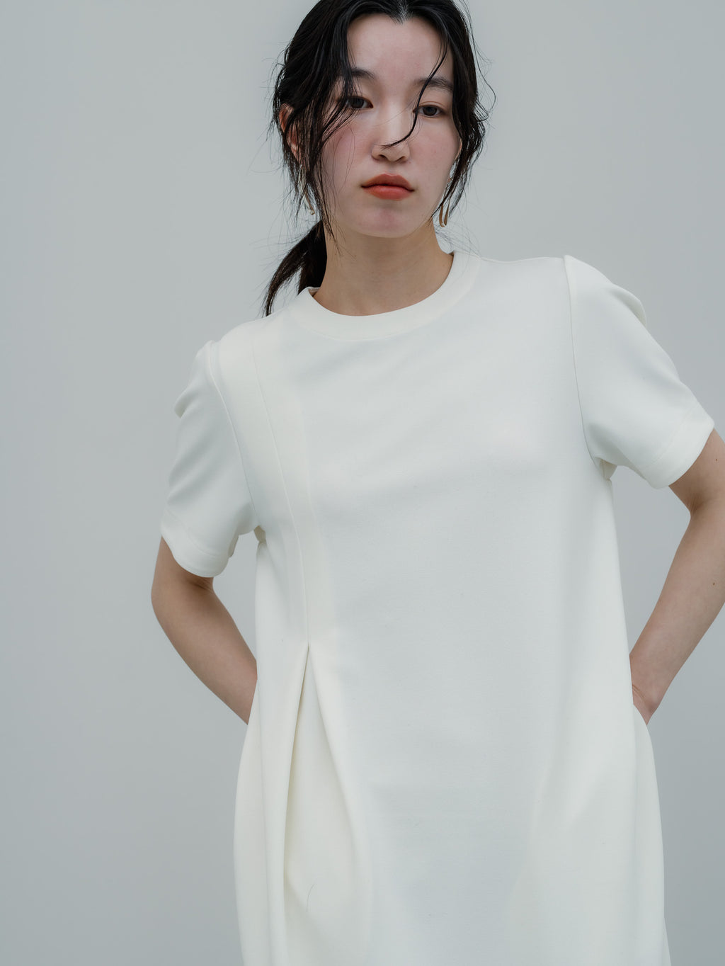 SILKY TECH DRESS/White