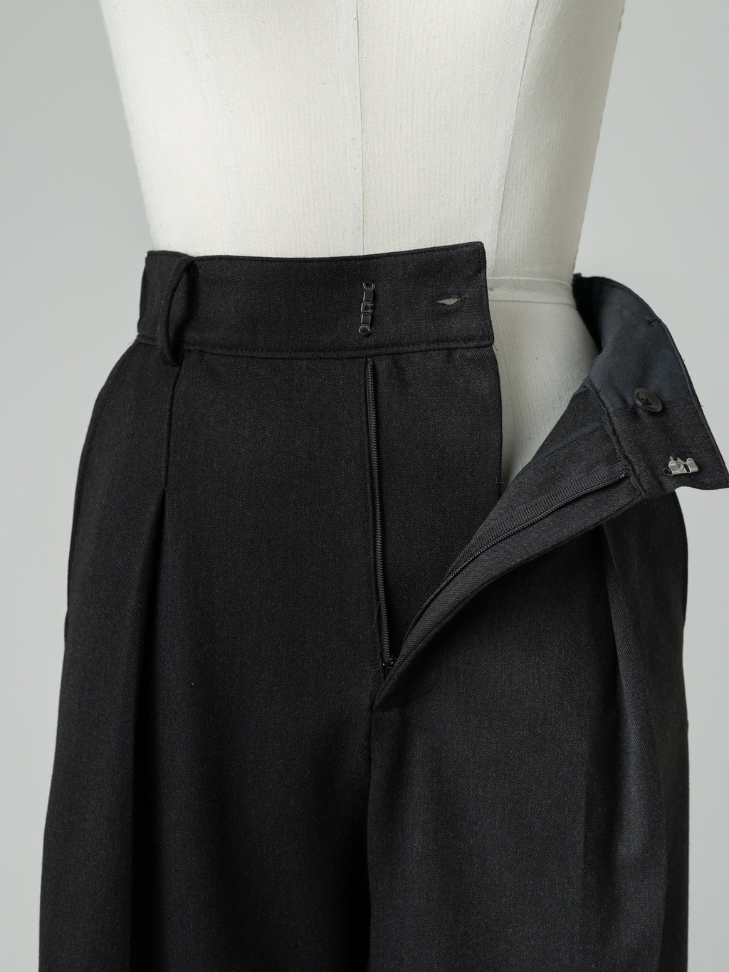【HANKYU】RELAXED HALF PANTS