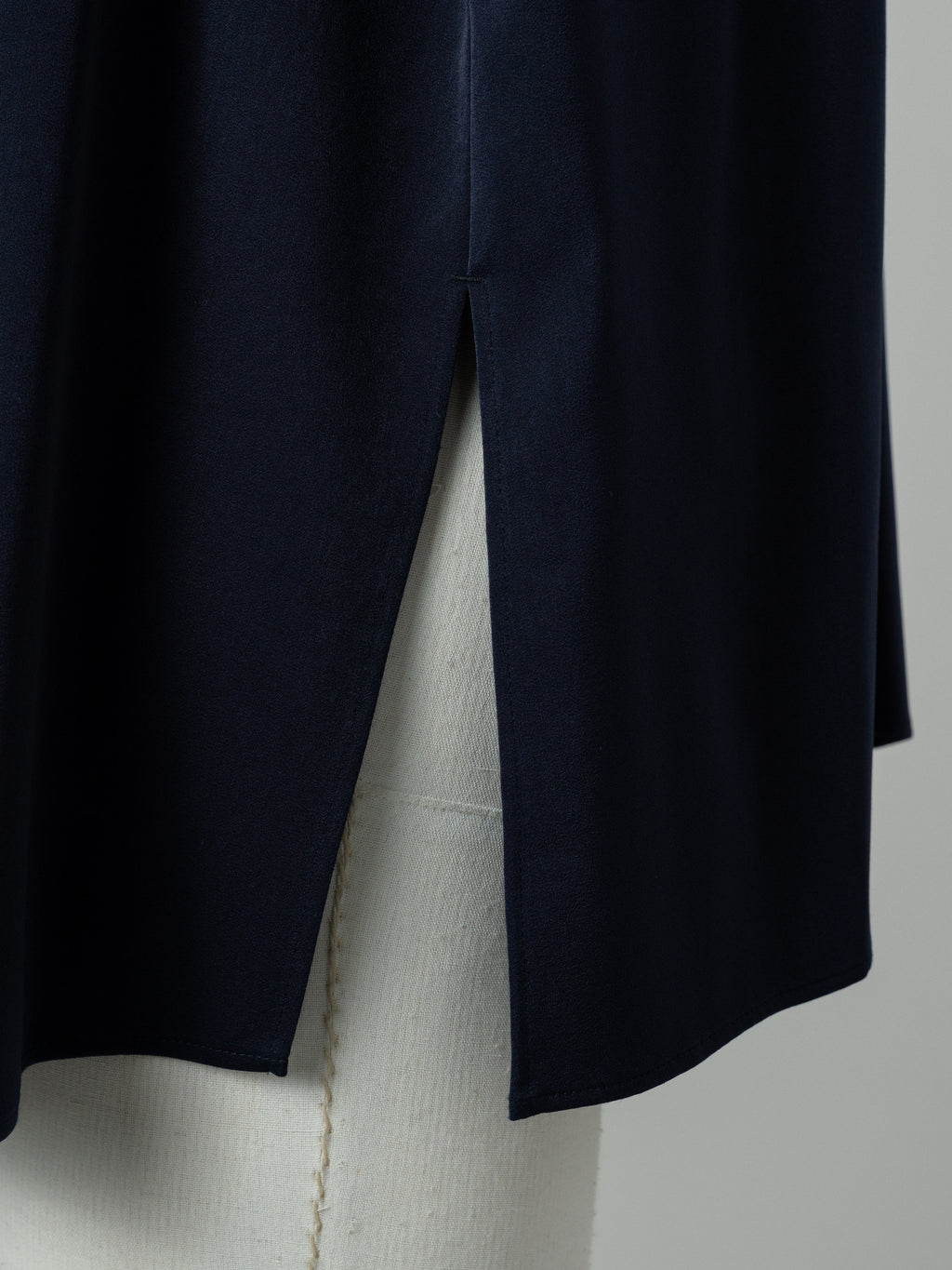 【HANKYU】CHAMELEON SUEDE TOUCH SHIRT