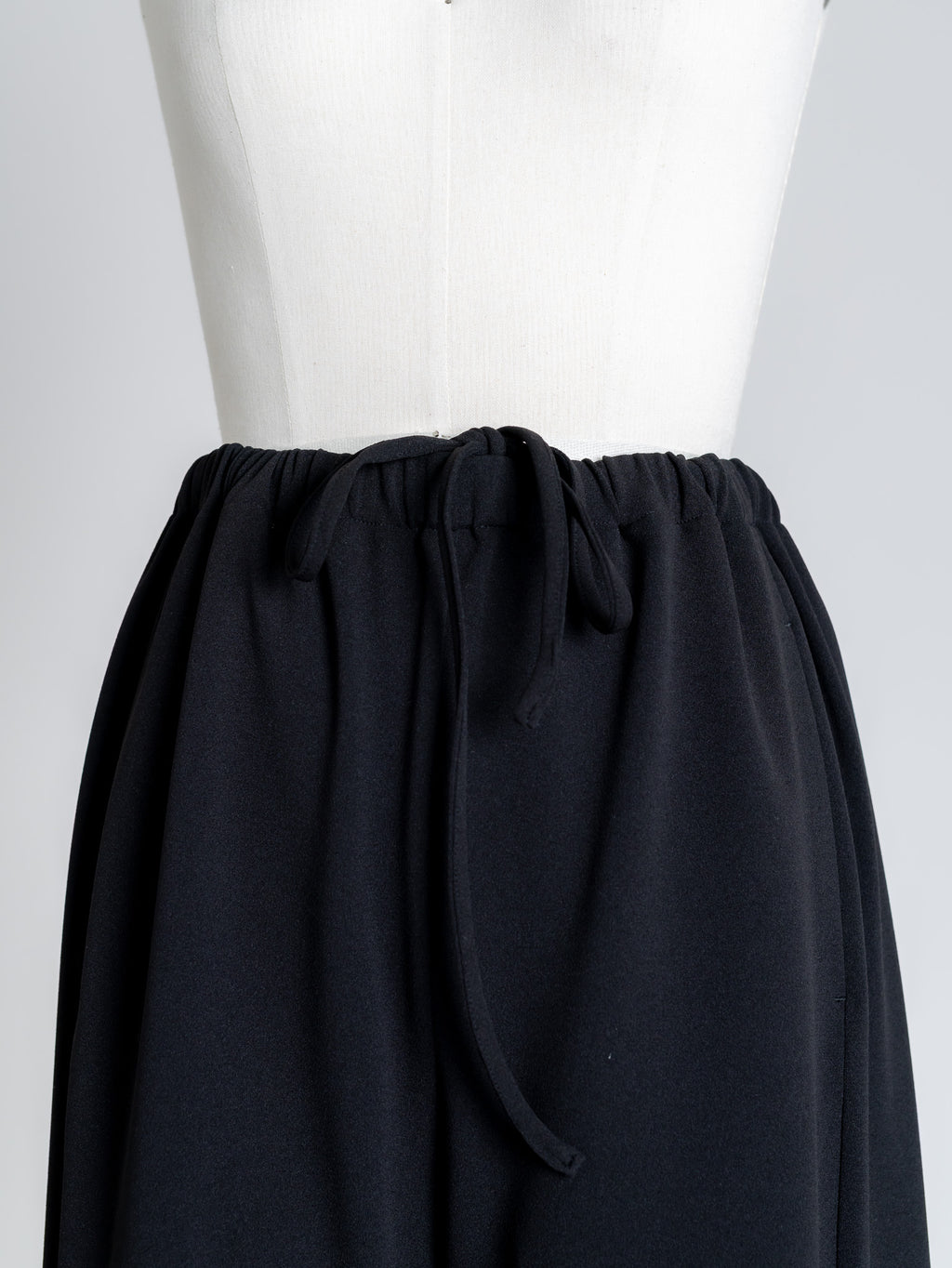 SILKY SLIT PANTS/Black
