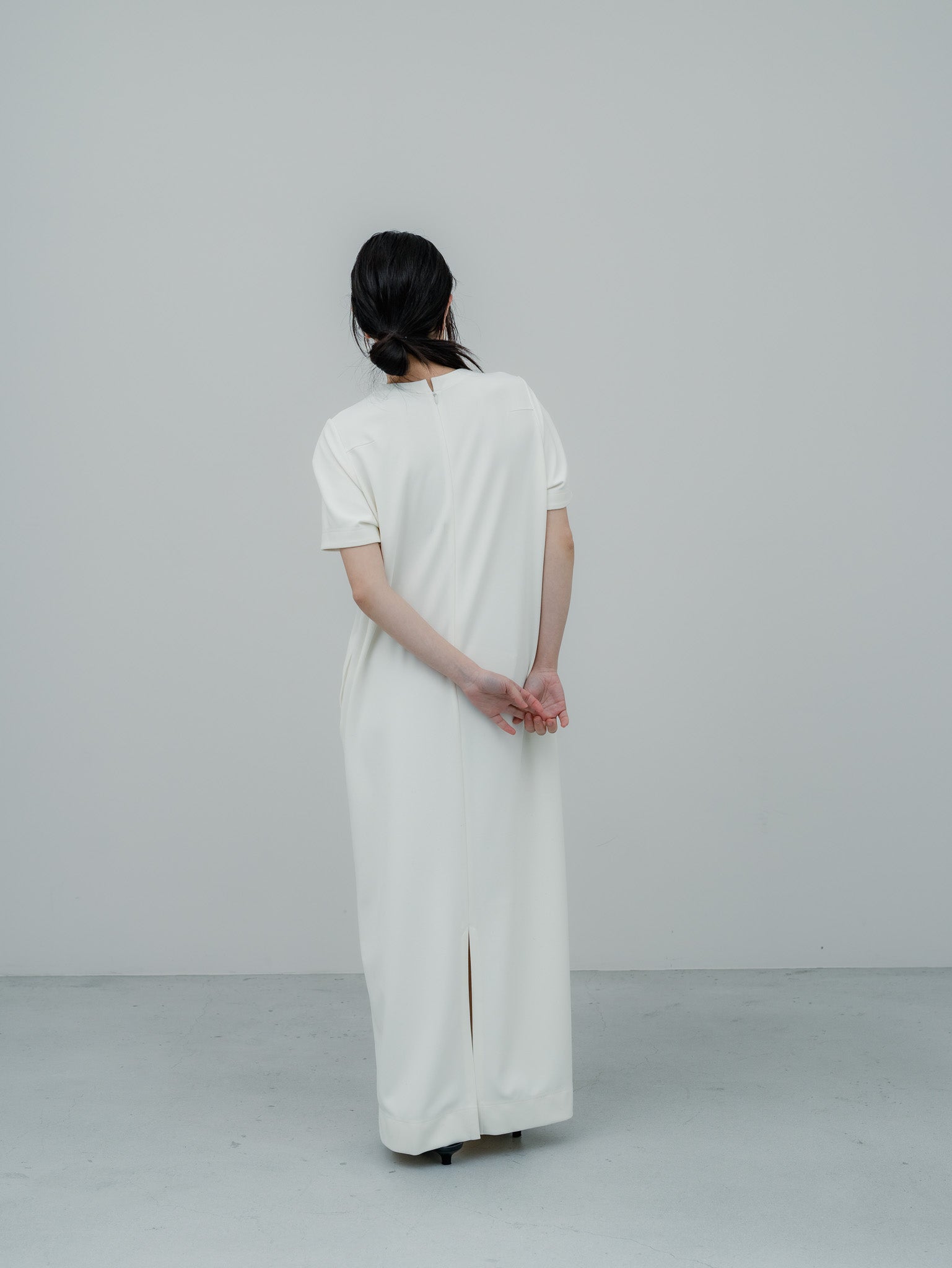 SILKY TECH DRESS/White