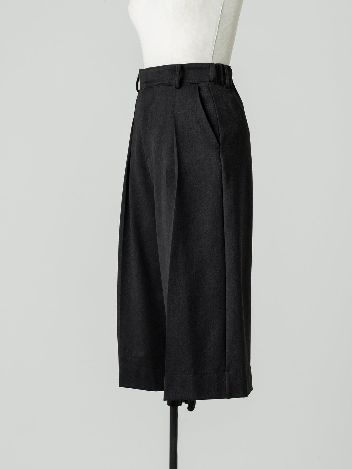 【HANKYU】RELAXED HALF PANTS