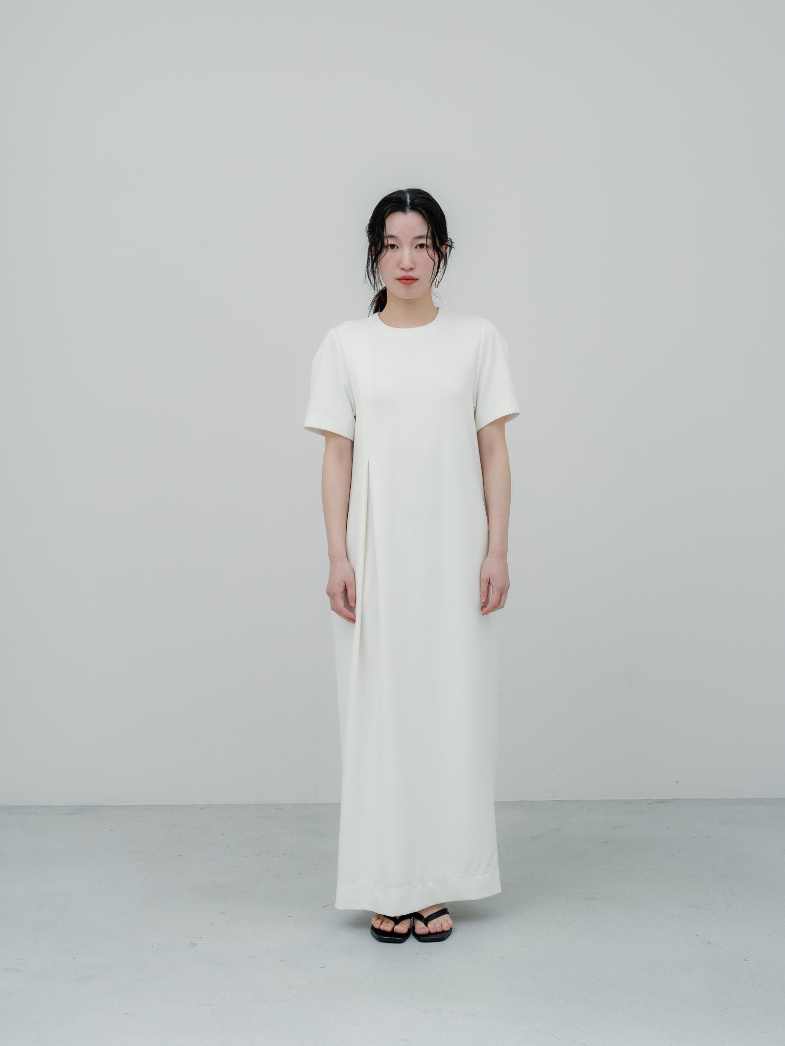 SILKY TECH DRESS/White