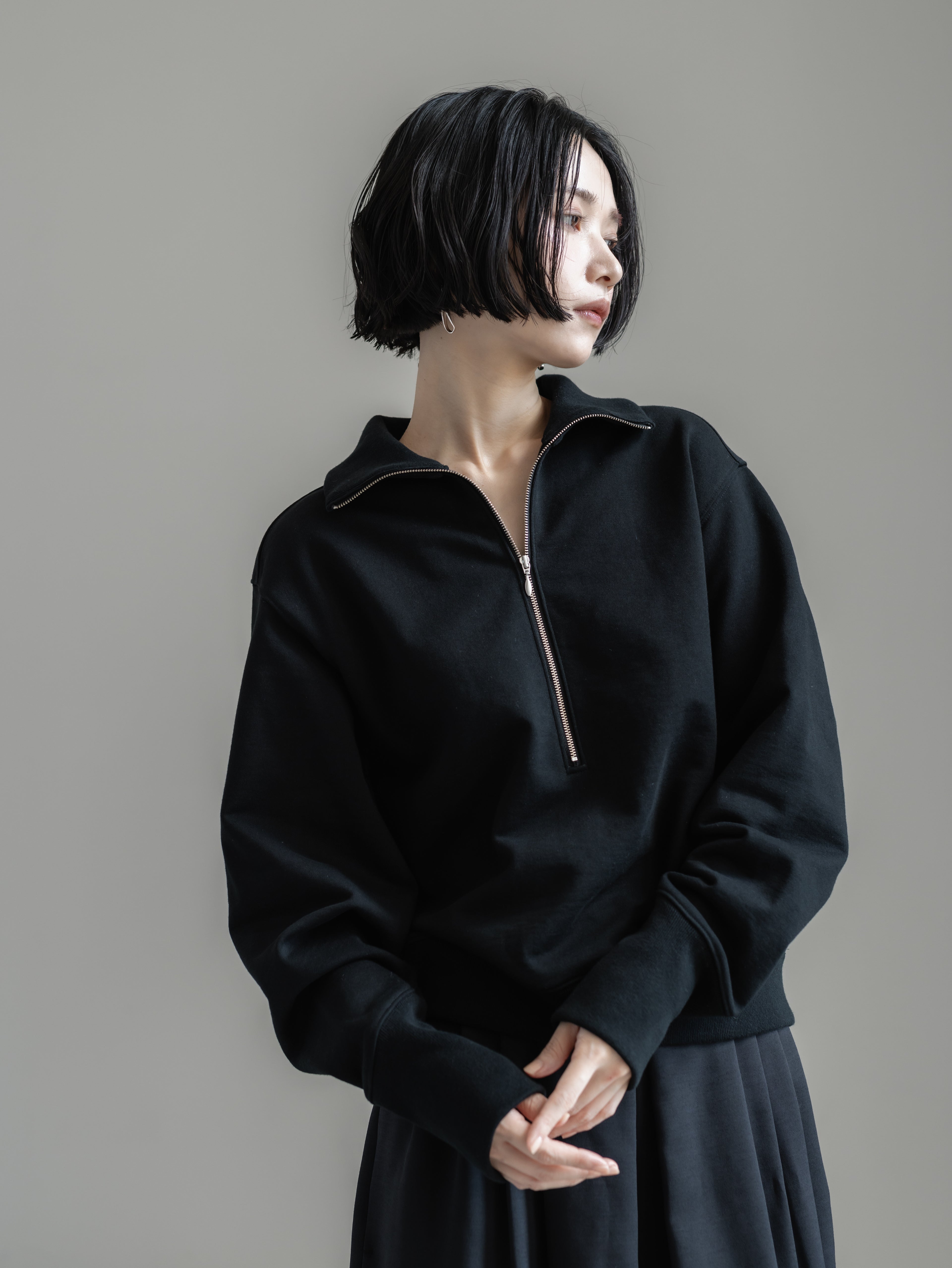 【PRE ORDER】HALF ZIP SWEAT