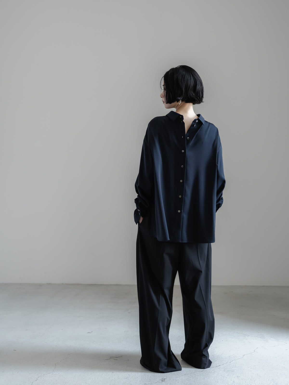 【HANKYU】CHAMELEON SUEDE TOUCH SHIRT