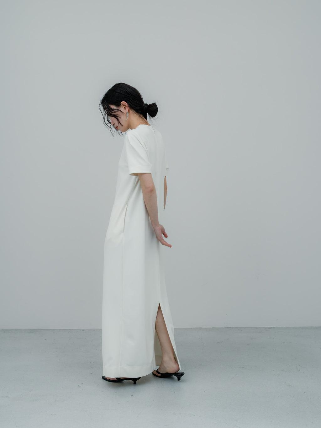 SILKY TECH DRESS/White