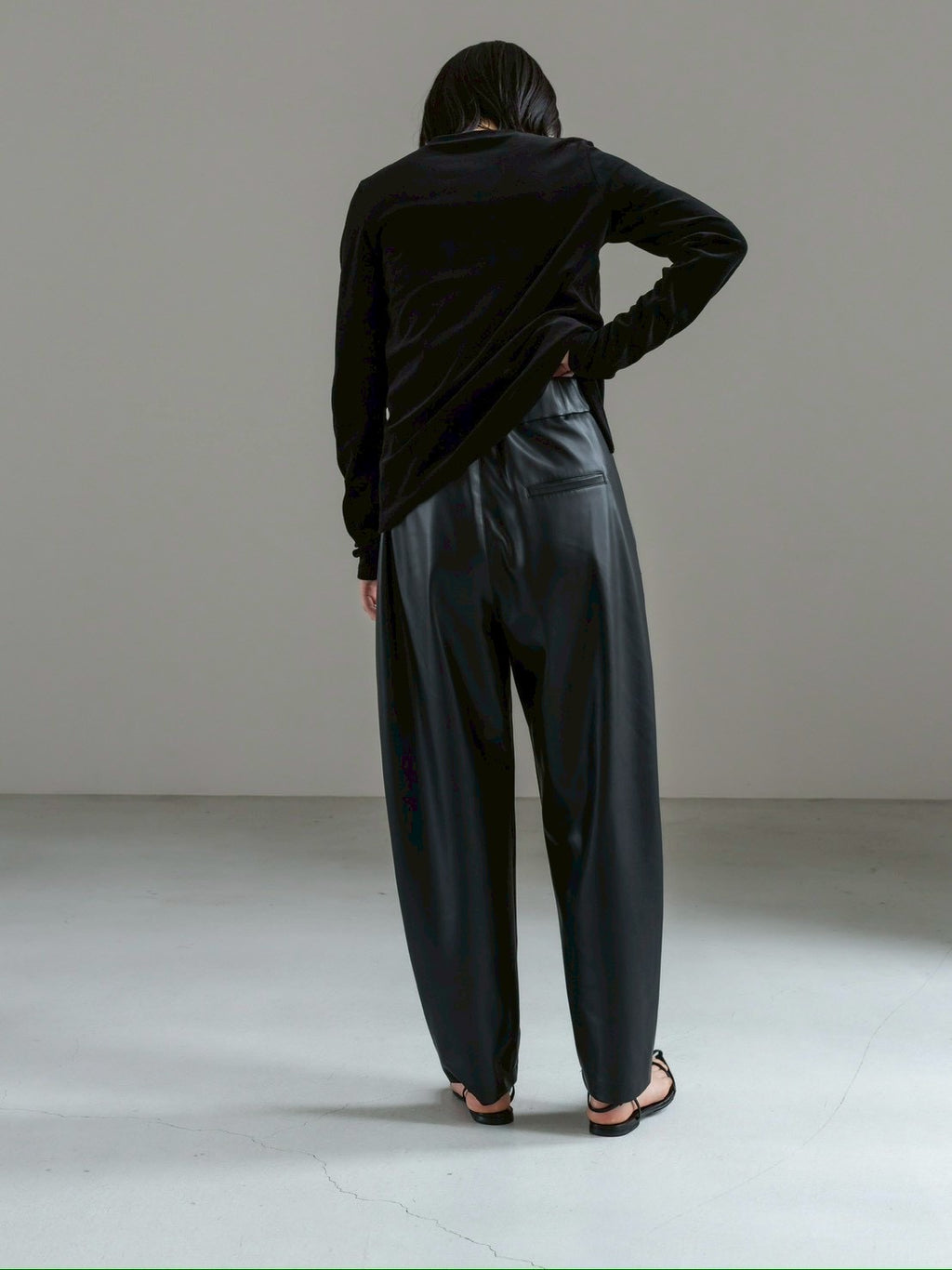 FORM PANTS/Leather black