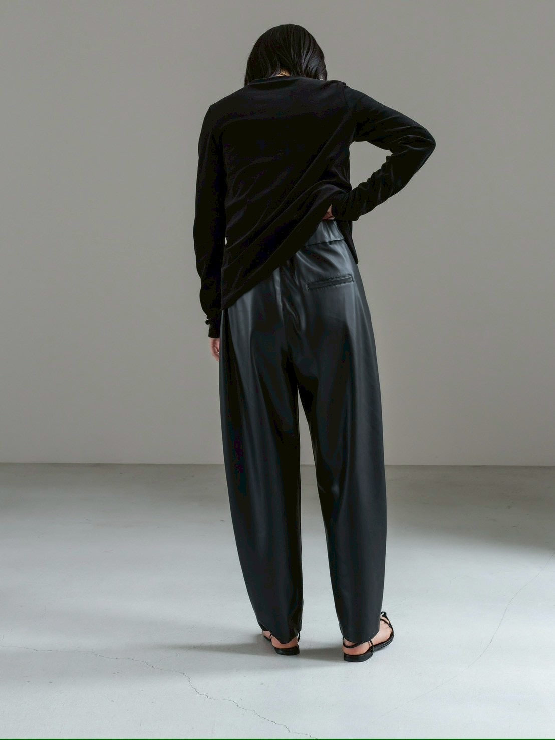 FORM PANTS/Leather black