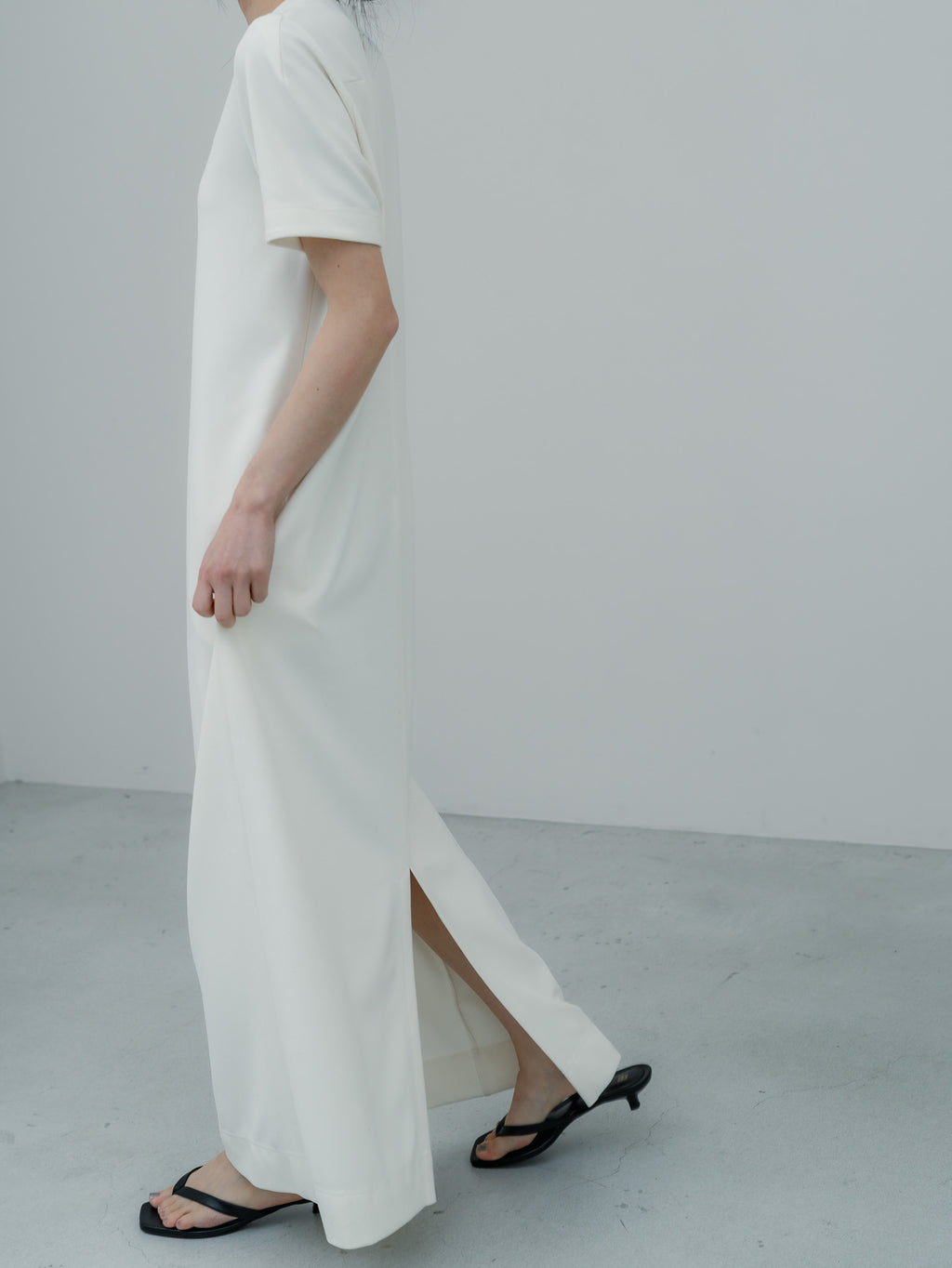 SILKY TECH DRESS/White