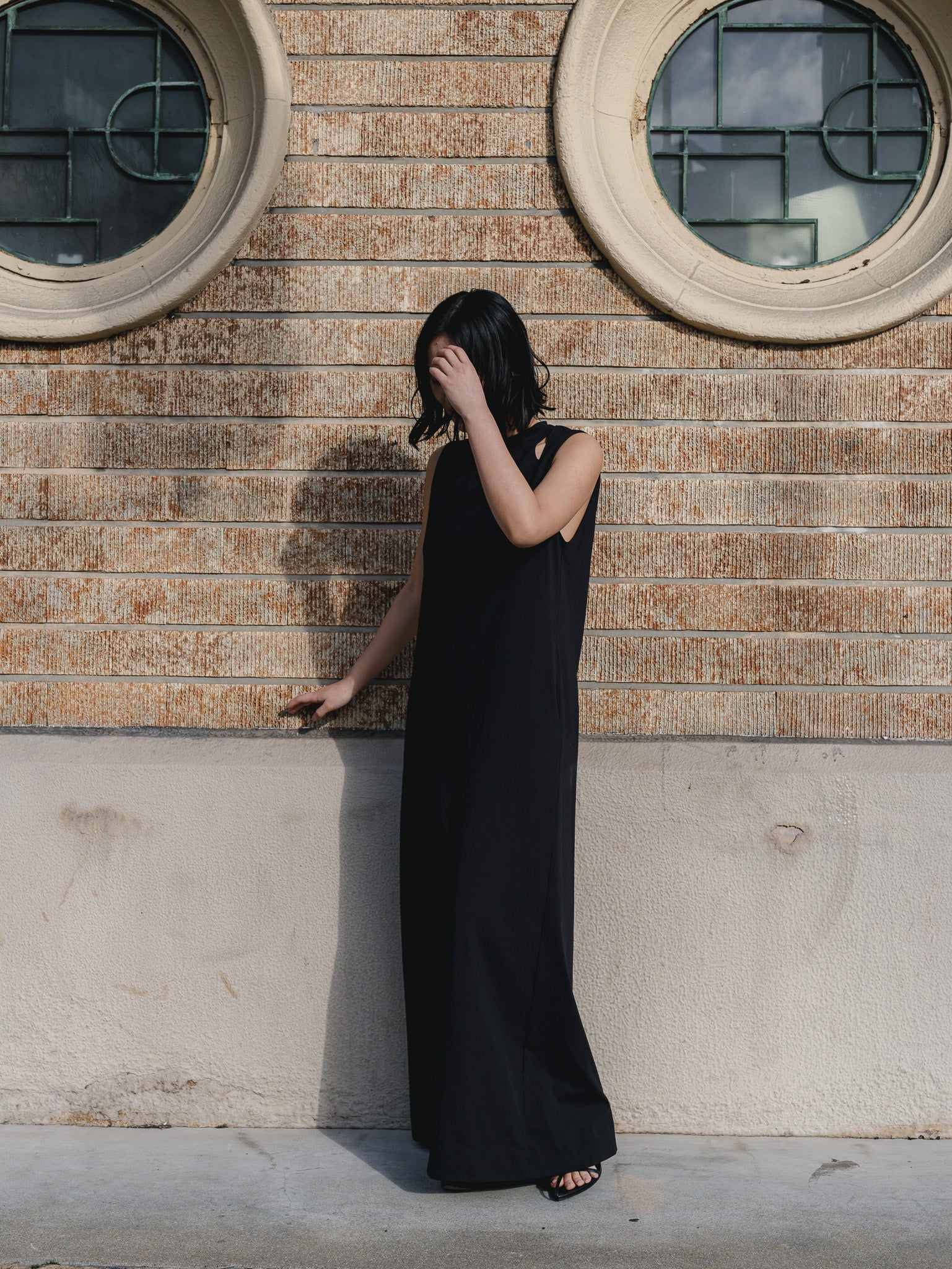 CUT OUT DRESS / black