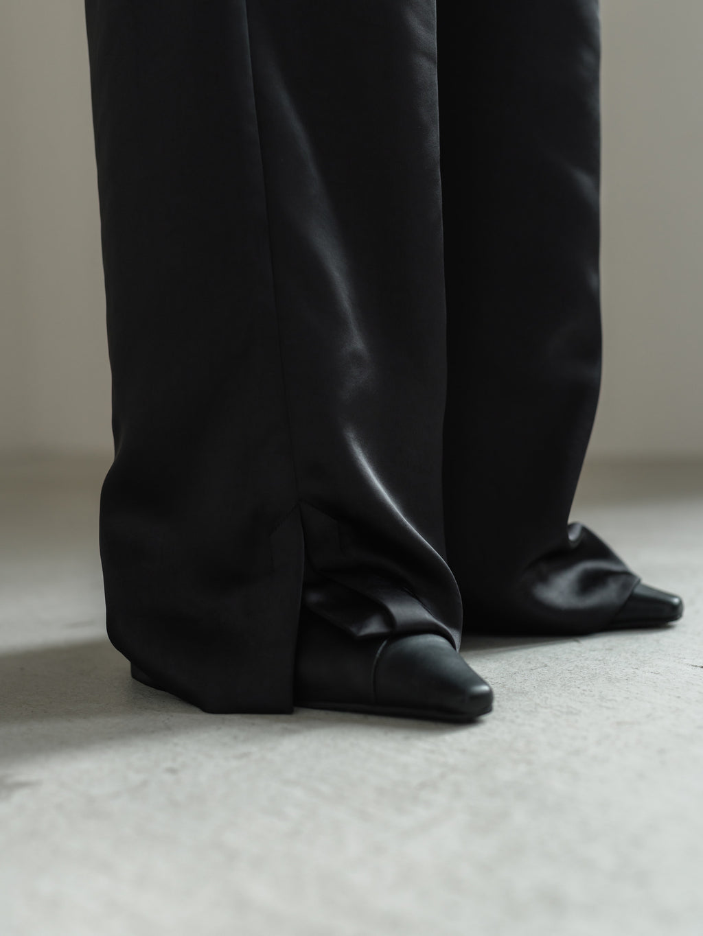 【PRE ORDER】EASY SATIN PANTS