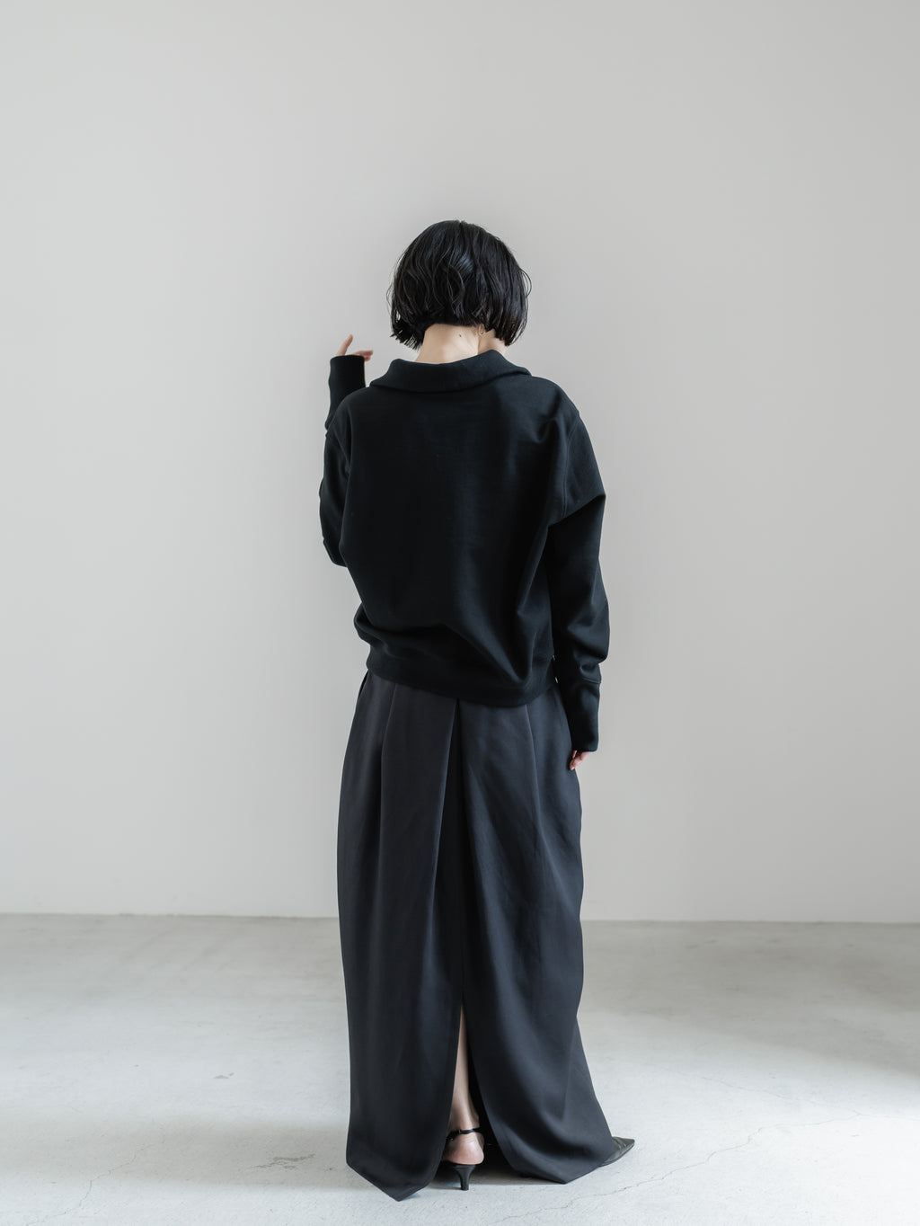 【PRE ORDER】HALF ZIP SWEAT