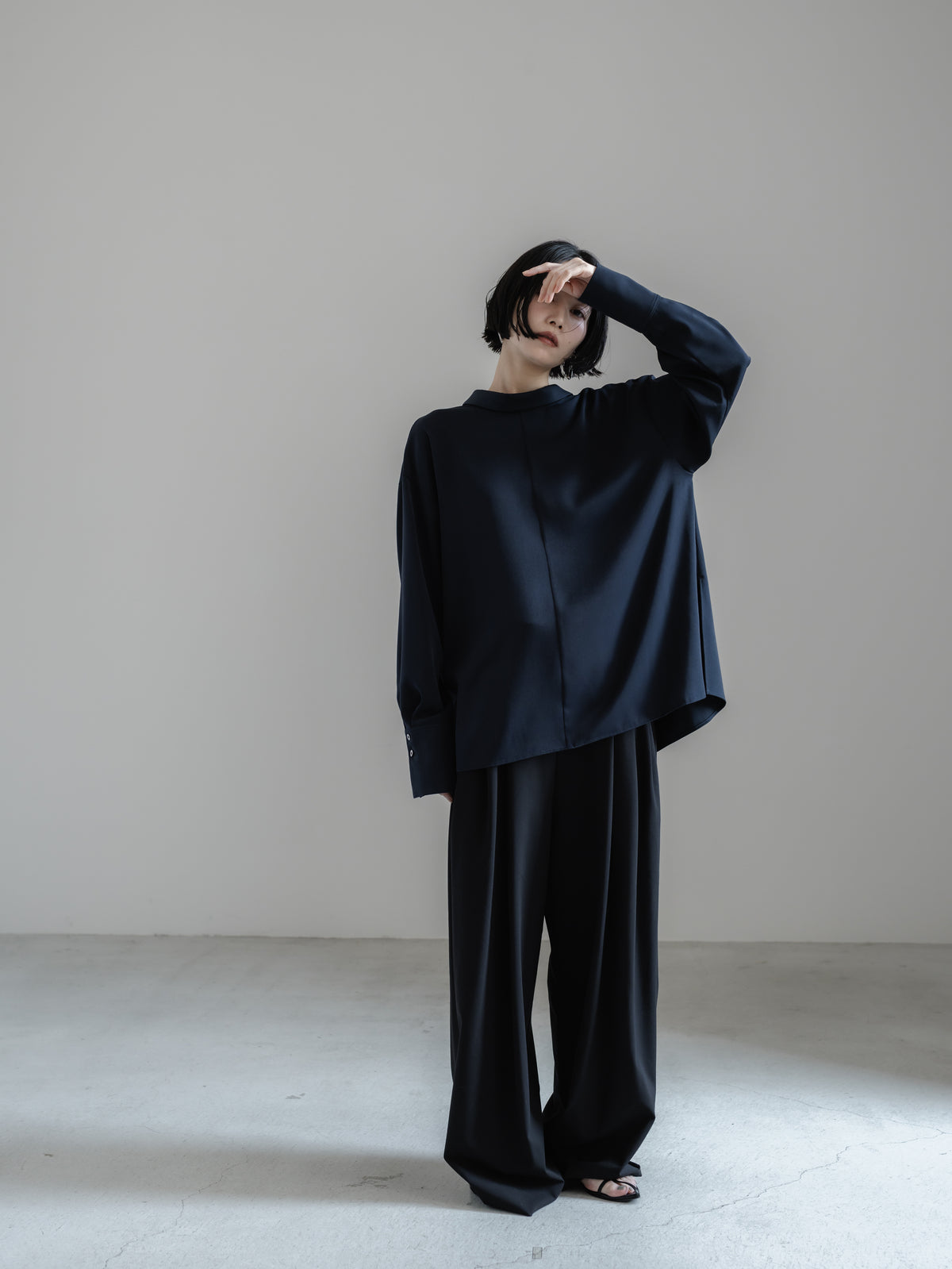 【HANKYU】CHAMELEON SUEDE TOUCH SHIRT