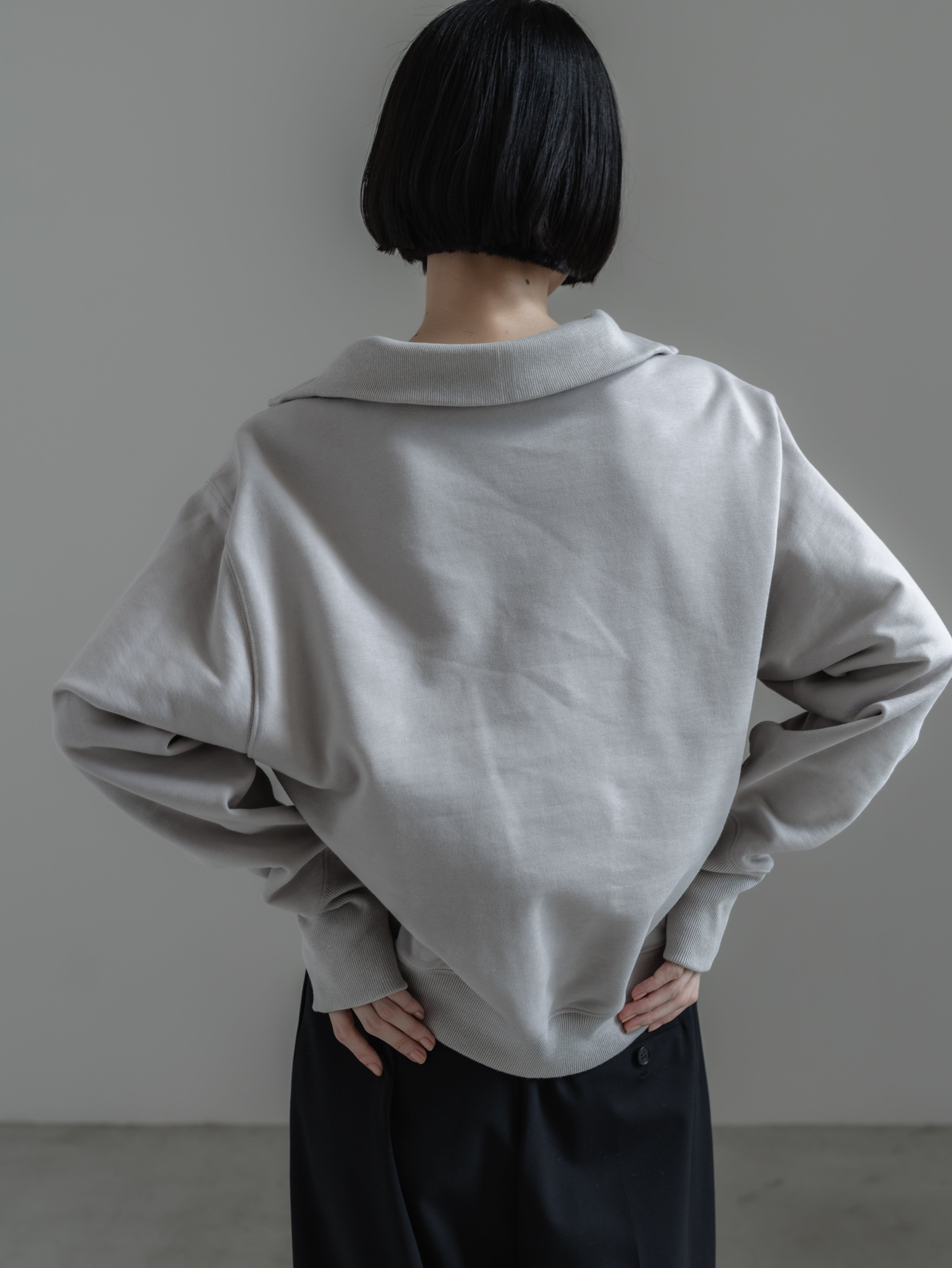 【PRE ORDER】HALF ZIP SWEAT
