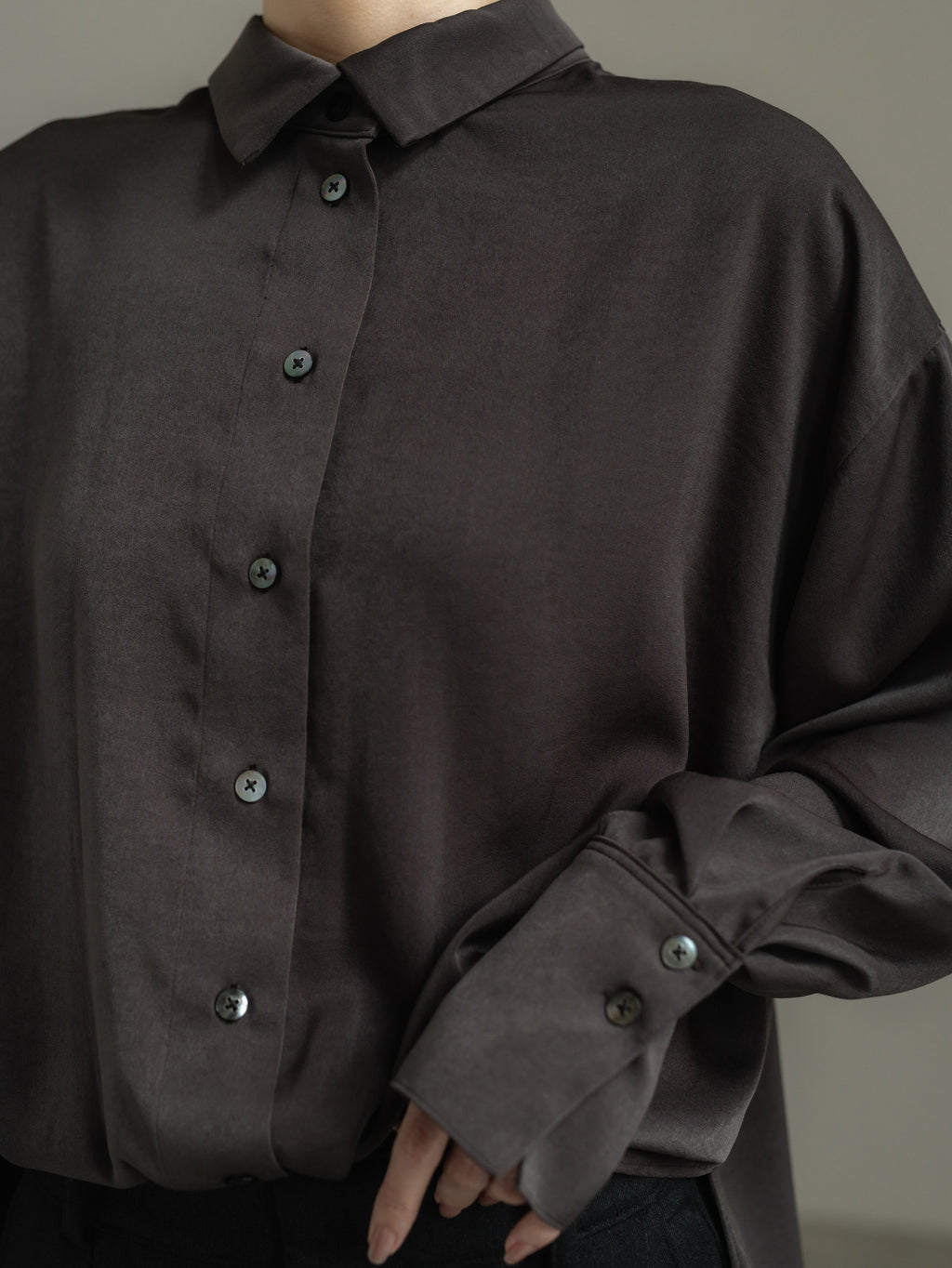 【HANKYU】CHAMELEON SUEDE TOUCH SHIRT