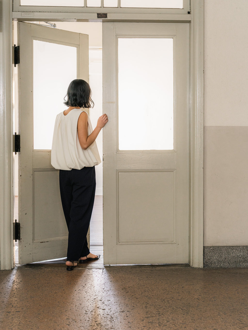 SILKY FORM PANTS/Navy