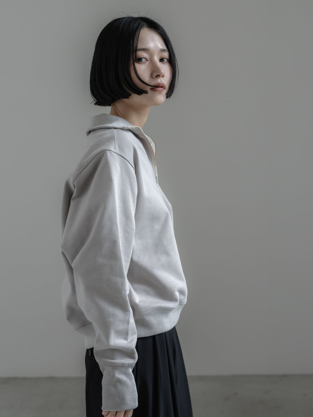 【PRE ORDER】HALF ZIP SWEAT