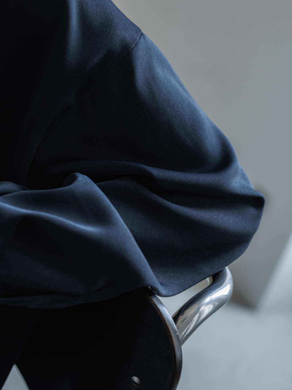 【HANKYU】CHAMELEON SUEDE TOUCH SHIRT