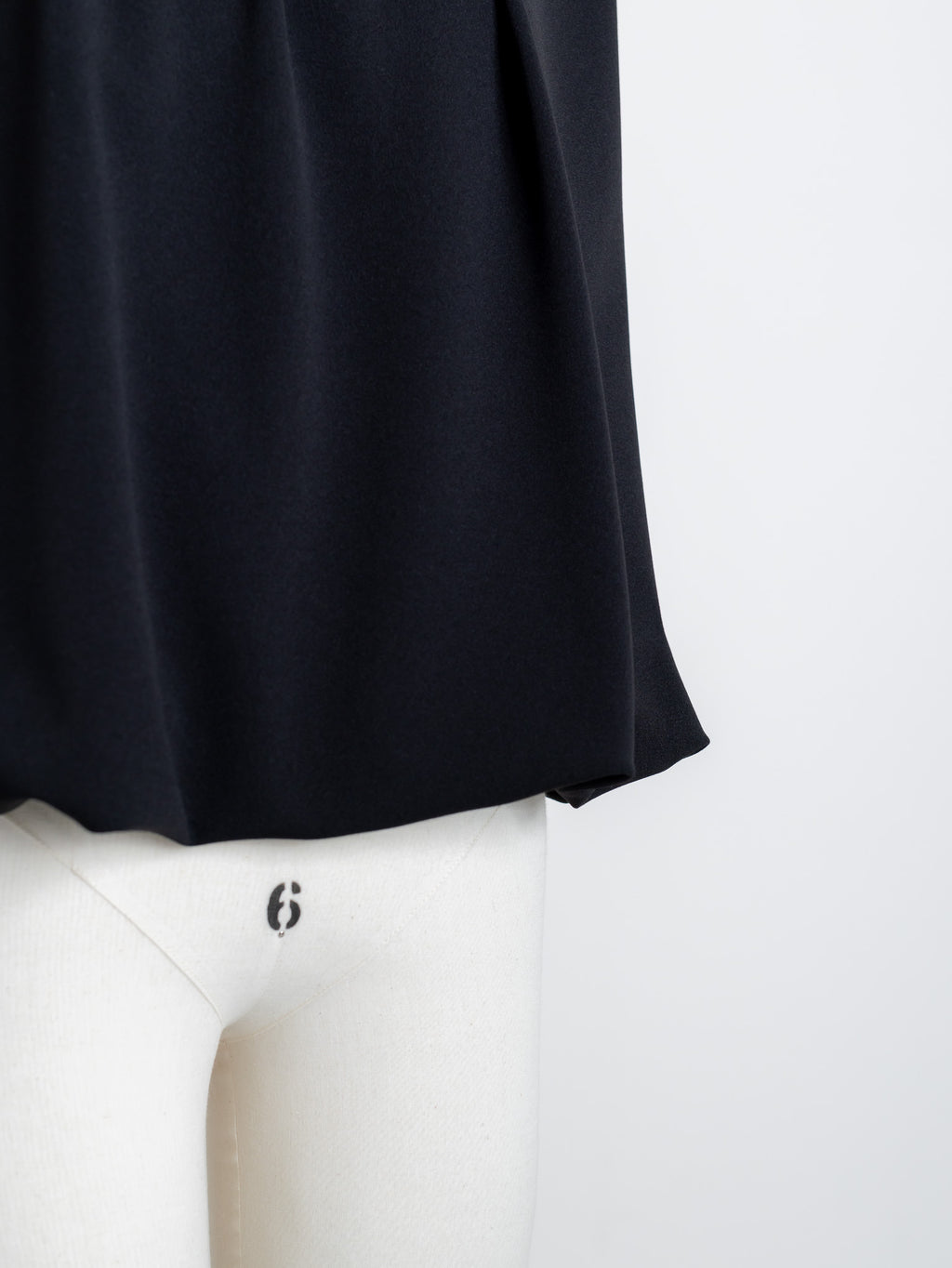 SILKY TECH TOP/Black